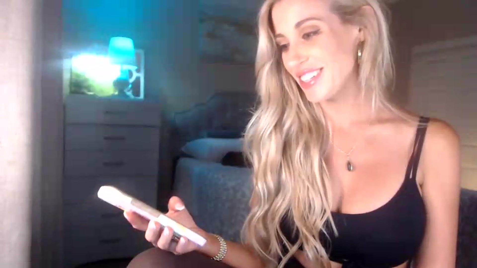 Gallery image thumbnail from Queen_bambii's myfreecams stream on, 07/18/2026, 07:28 image 18 of 20