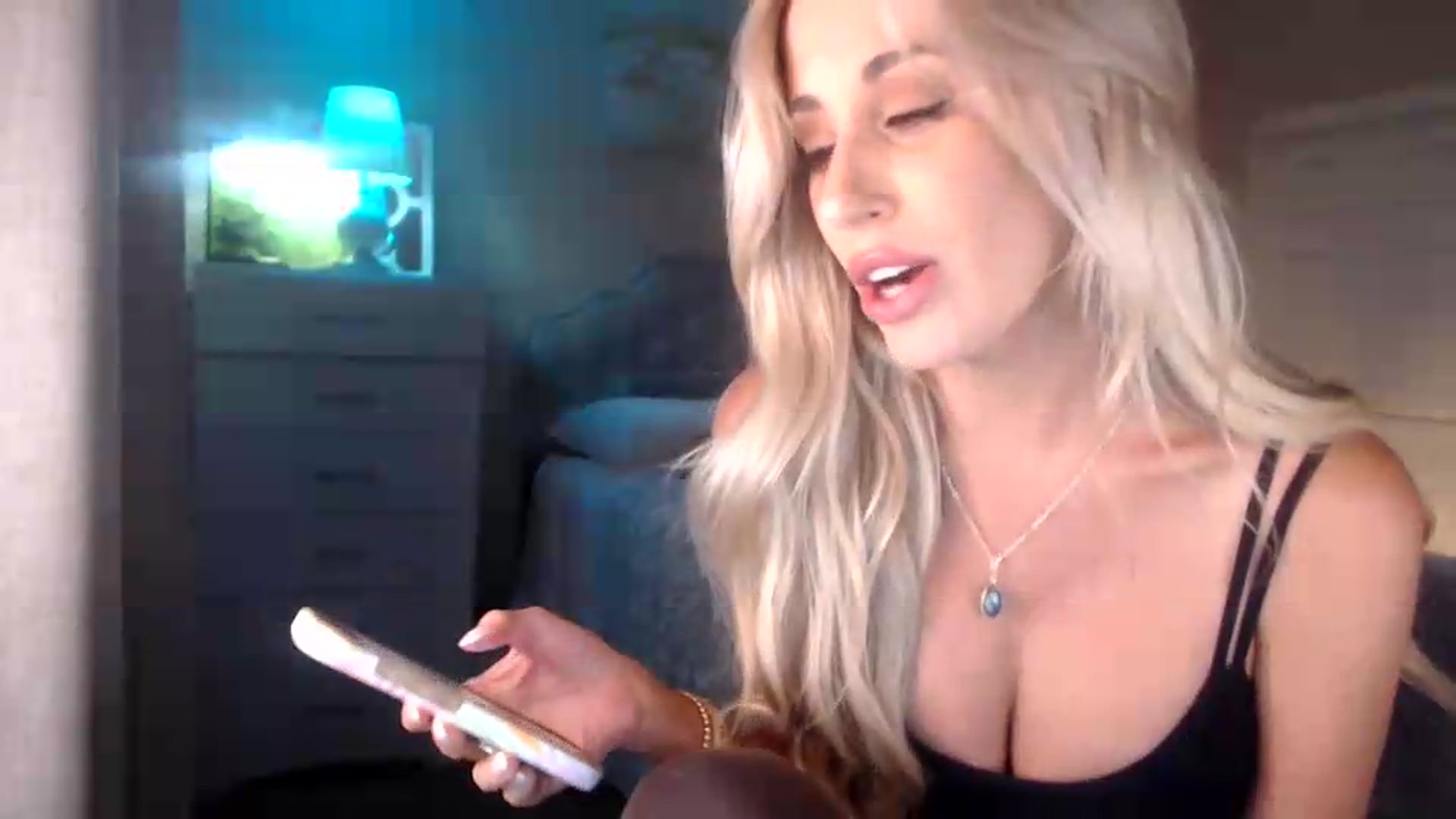 Gallery image thumbnail from Queen_bambii's myfreecams stream on, 07/18/2026, 07:28 image 11 of 20