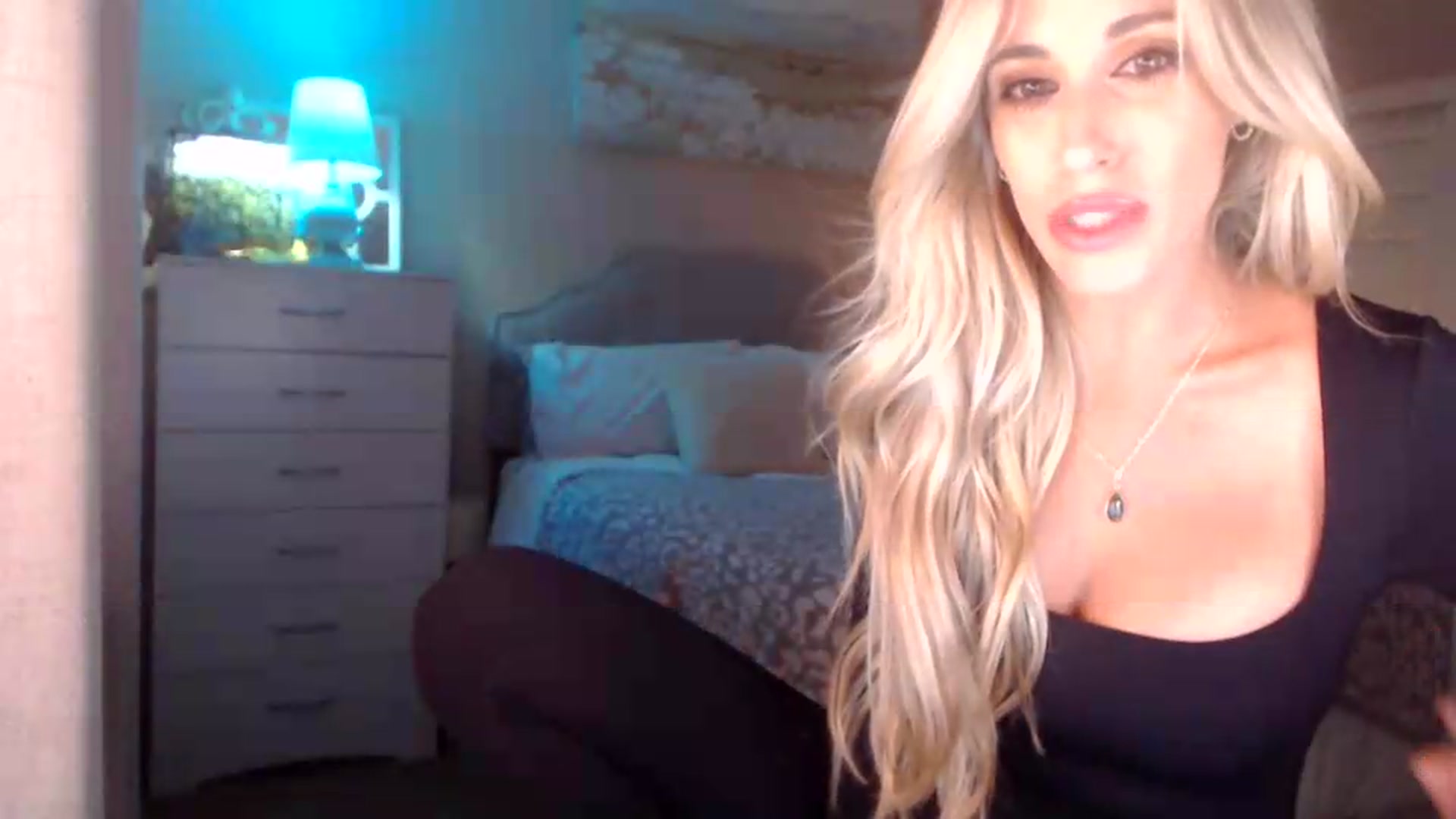 Gallery image thumbnail from Queen_bambii's myfreecams stream on, 07/30/2026, 07:23 image 12 of 20