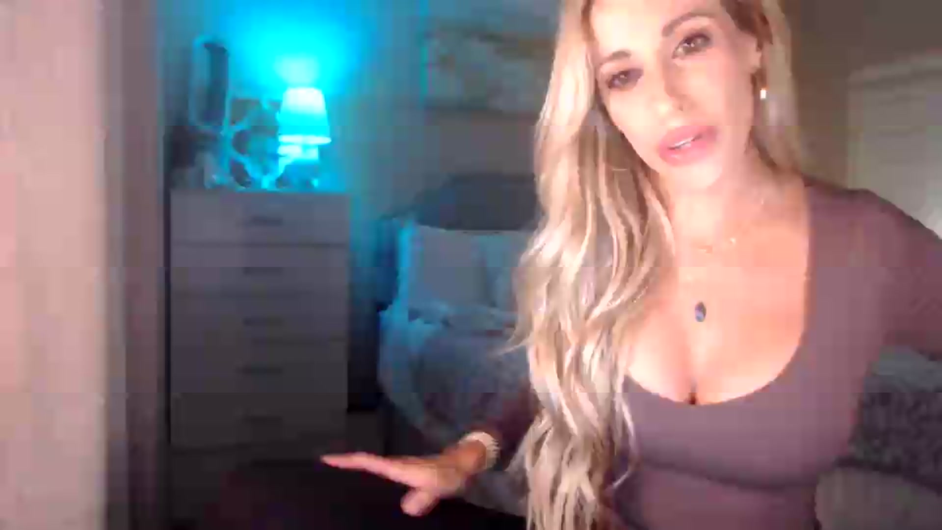 Gallery image thumbnail from Queen_bambii's myfreecams stream on, 08/01/2026, 06:59 image 1 of 20