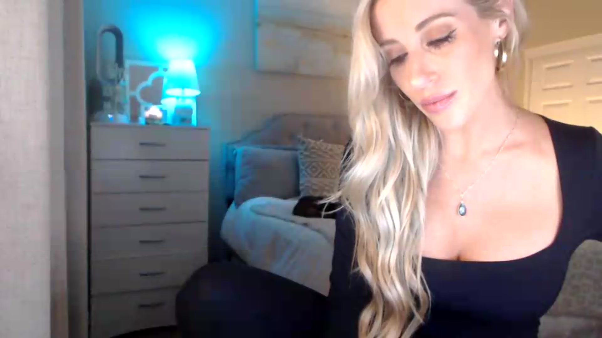 Gallery image thumbnail from Queen_bambii's myfreecams stream on, 08/22/2026, 07:42 image 9 of 20