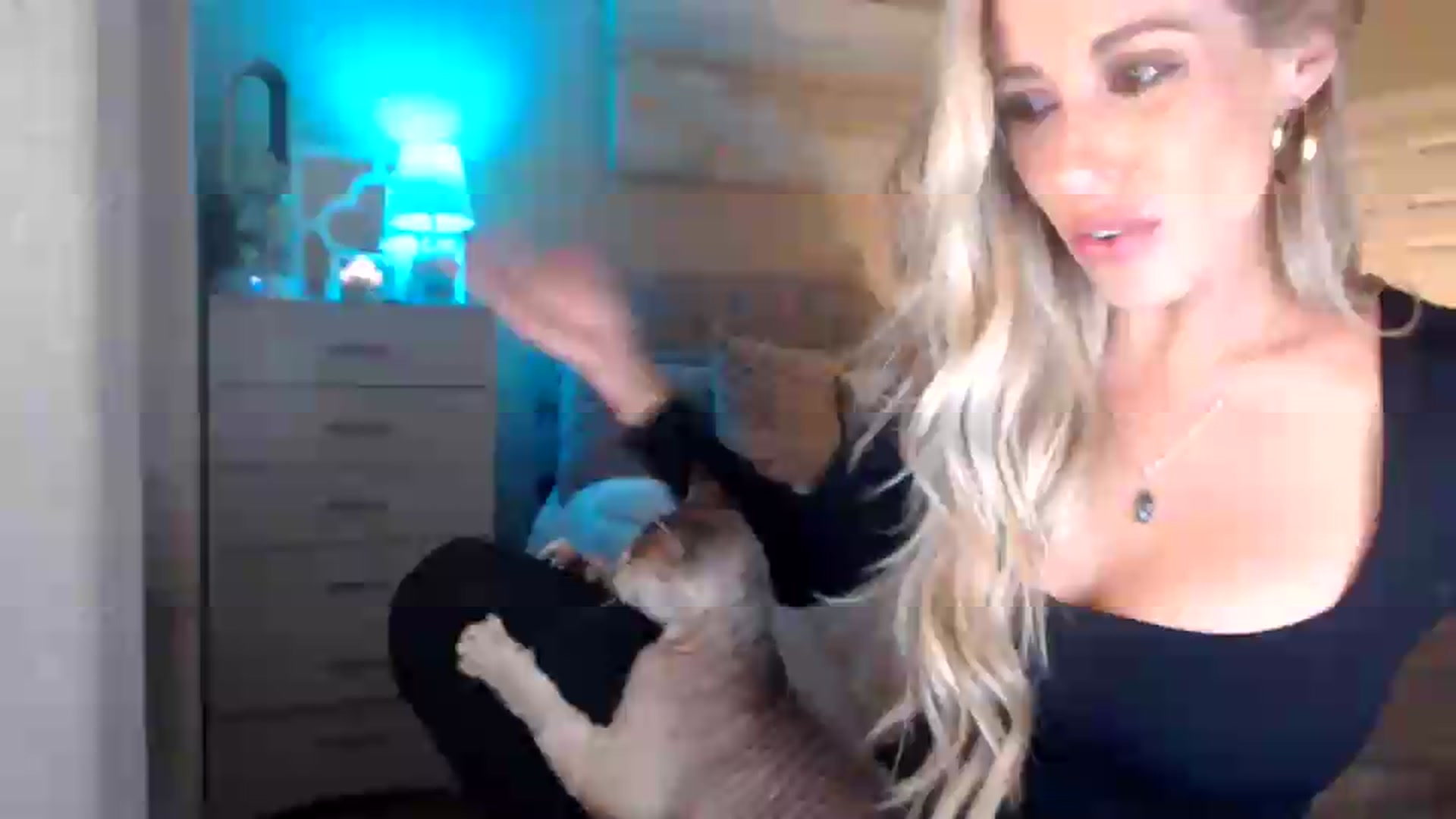 Gallery image thumbnail from Queen_bambii's myfreecams stream on, 08/22/2026, 07:42 image 14 of 20