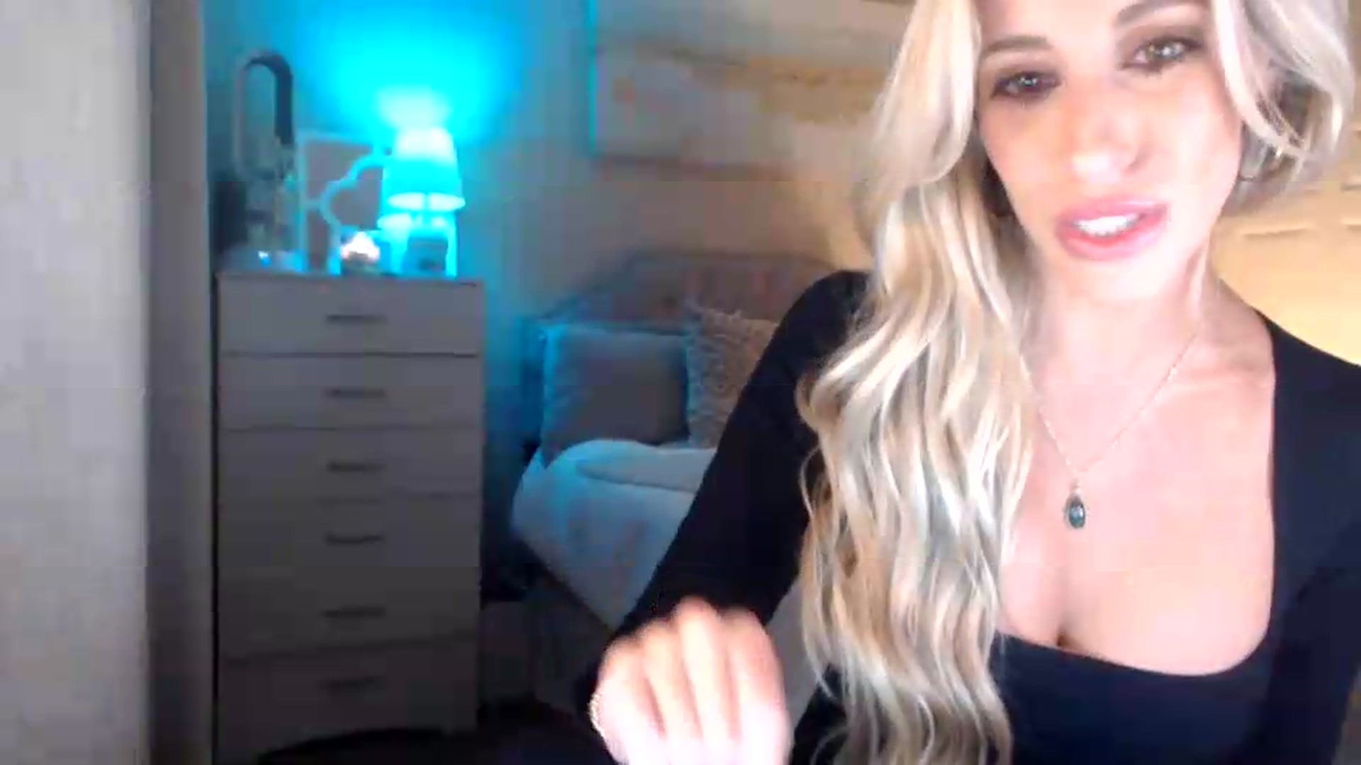 Gallery image thumbnail from Queen_bambii's myfreecams stream on, 08/22/2026, 07:42 image 17 of 20