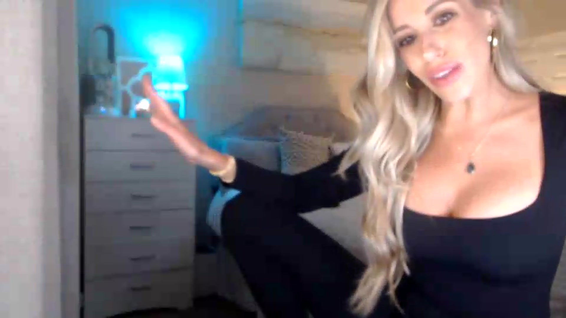 Gallery image thumbnail from Queen_bambii's myfreecams stream on, 08/22/2026, 07:42 image 7 of 20