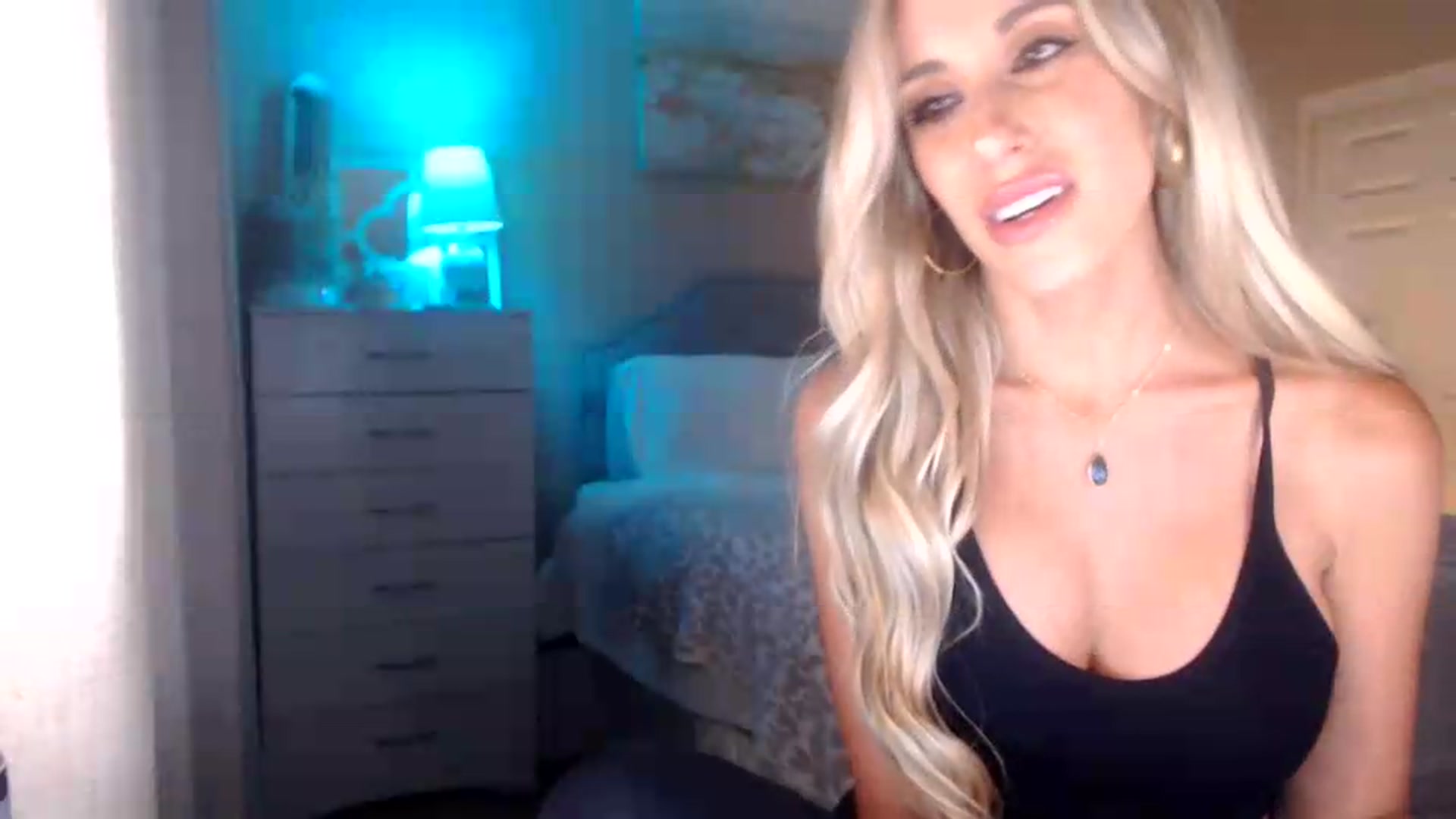 Gallery image thumbnail from Queen_bambii's myfreecams stream on, 09/02/2026, 06:43 image 12 of 20