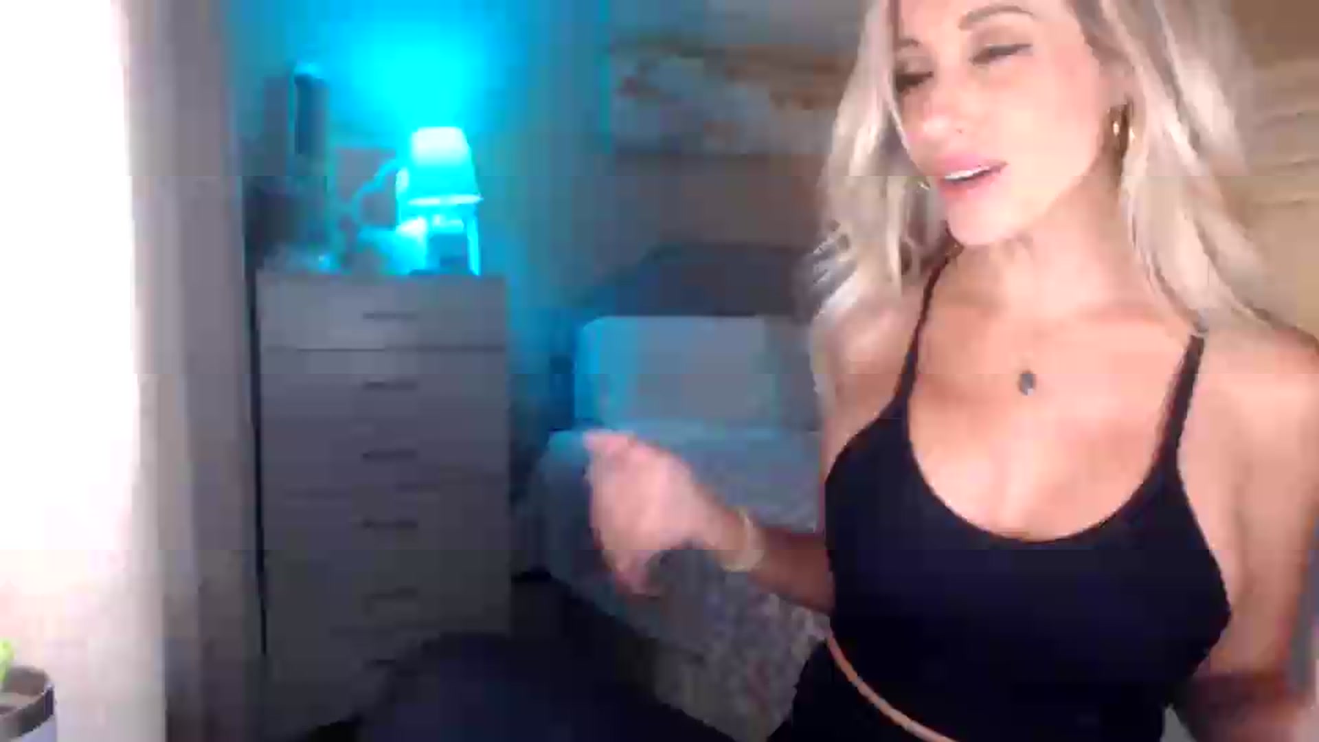 Gallery image thumbnail from Queen_bambii's myfreecams stream on, 09/02/2026, 06:43 image 2 of 20