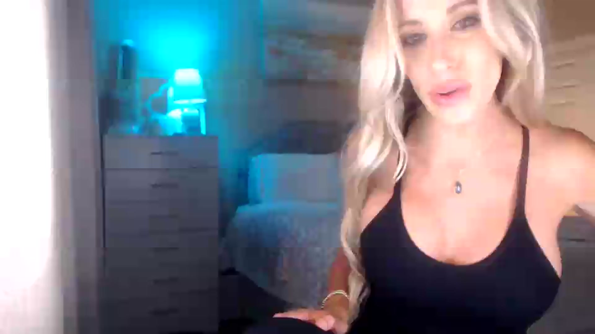 Gallery image thumbnail from Queen_bambii's myfreecams stream on, 09/02/2026, 06:43 image 18 of 20