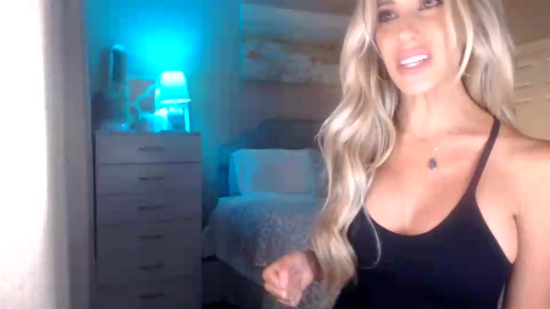 Gallery image thumbnail from Queen_bambii's myfreecams stream on, 09/02/2026, 06:43 image 15 of 20