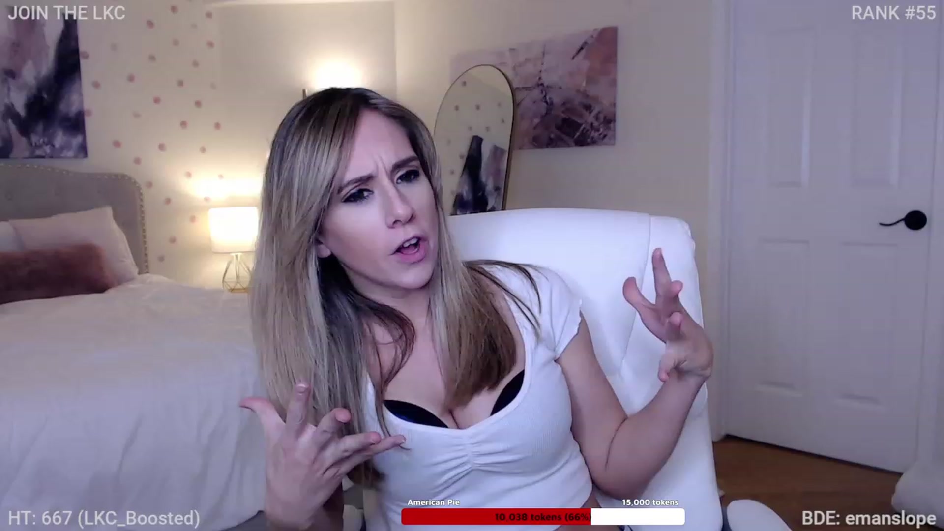 Gallery image thumbnail from Queen_of_LKC's myfreecams stream on, 11/17/2022, 04:01 image 6 of 20