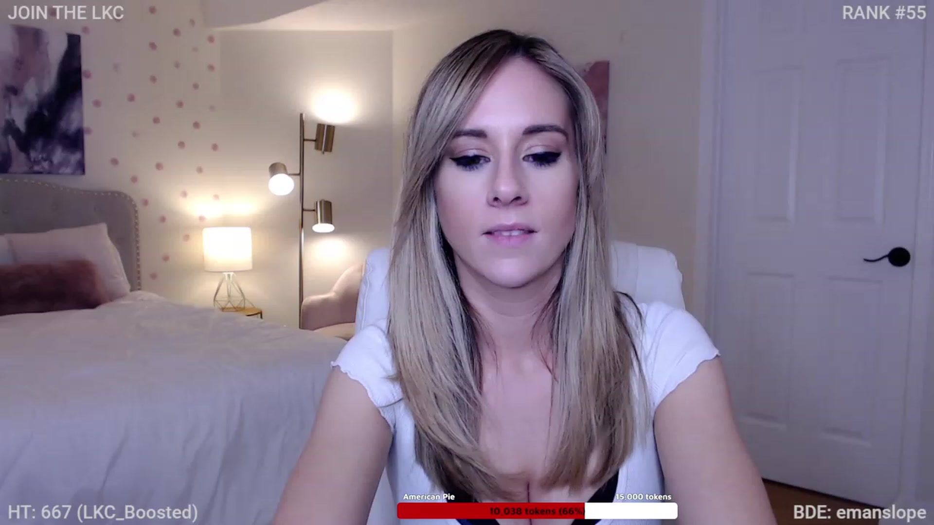 Gallery image thumbnail from Queen_of_LKC's myfreecams stream on, 11/17/2022, 04:01 image 3 of 20