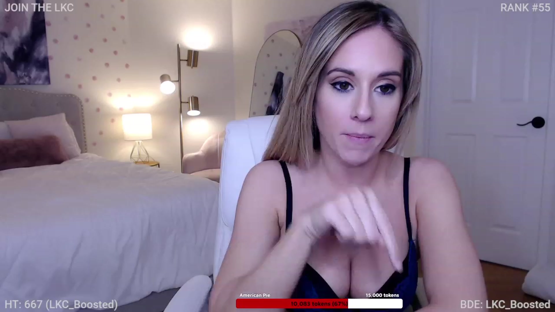 Gallery image thumbnail from Queen_of_LKC's myfreecams stream on, 11/17/2022, 04:01 image 13 of 20