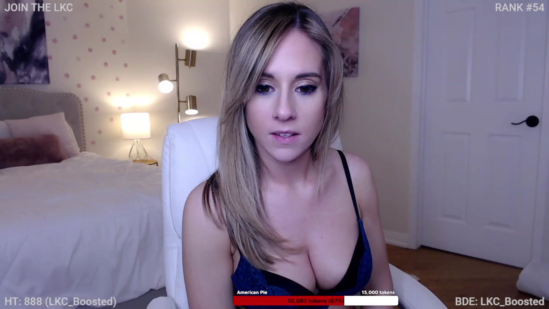 Gallery image thumbnail from Queen_of_LKC's myfreecams stream on, 11/17/2022, 04:01 image 16 of 20