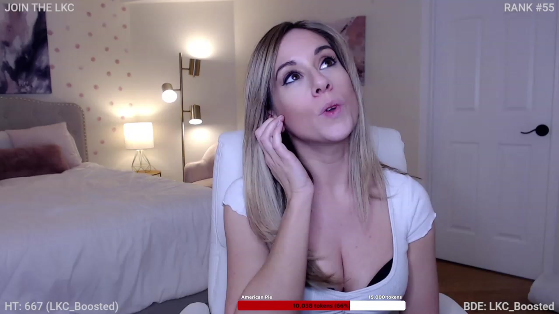 Gallery image thumbnail from Queen_of_LKC's myfreecams stream on, 11/17/2022, 04:01 image 8 of 20