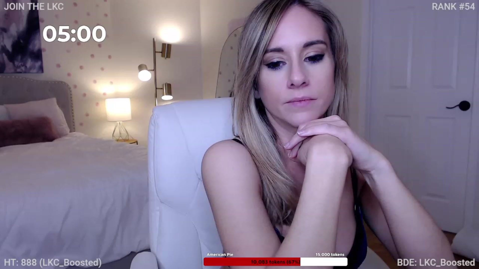 Gallery image thumbnail from Queen_of_LKC's myfreecams stream on, 11/17/2022, 04:01 image 19 of 20