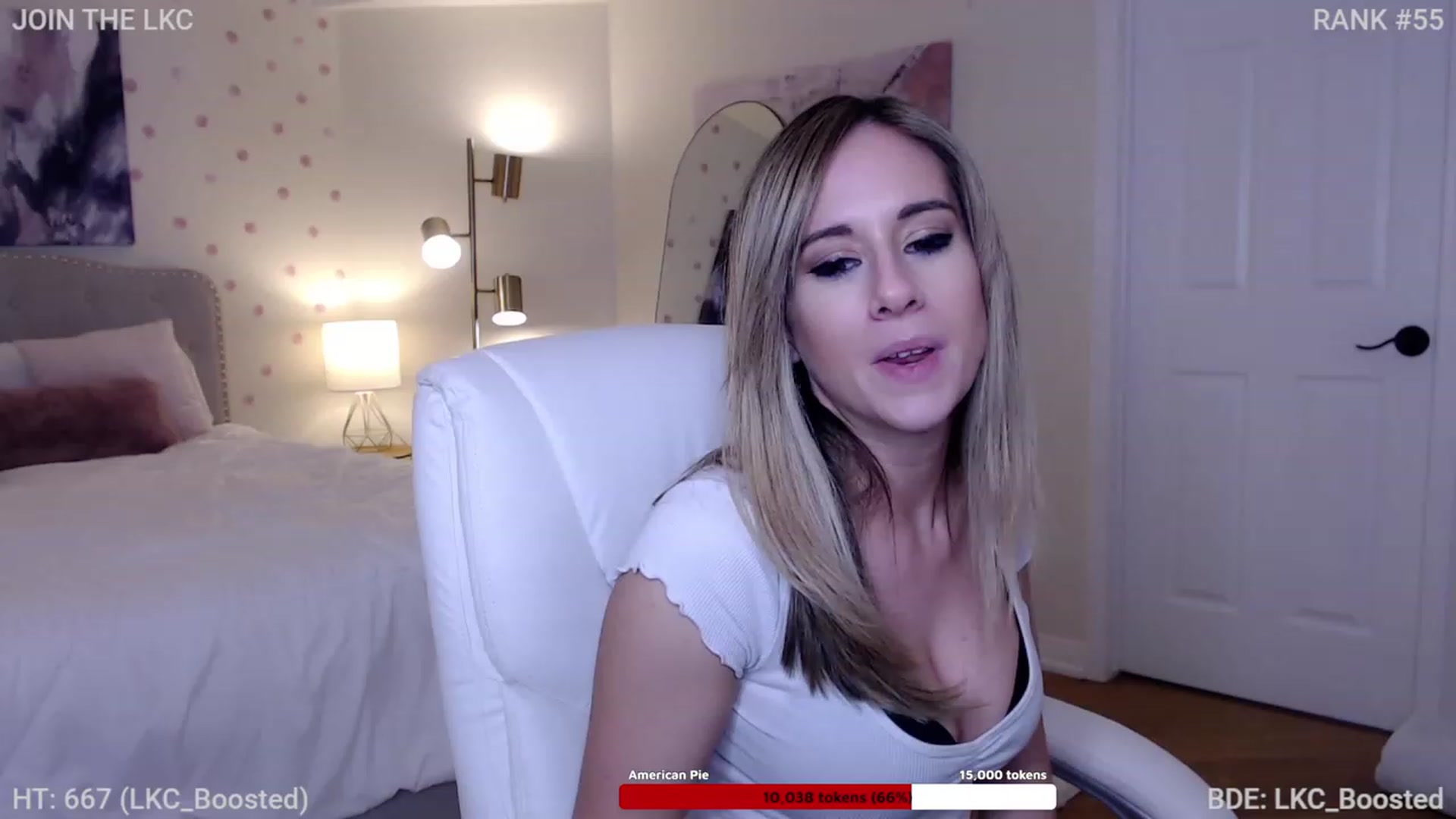 Gallery image thumbnail from Queen_of_LKC's myfreecams stream on, 11/17/2022, 04:01 image 9 of 20