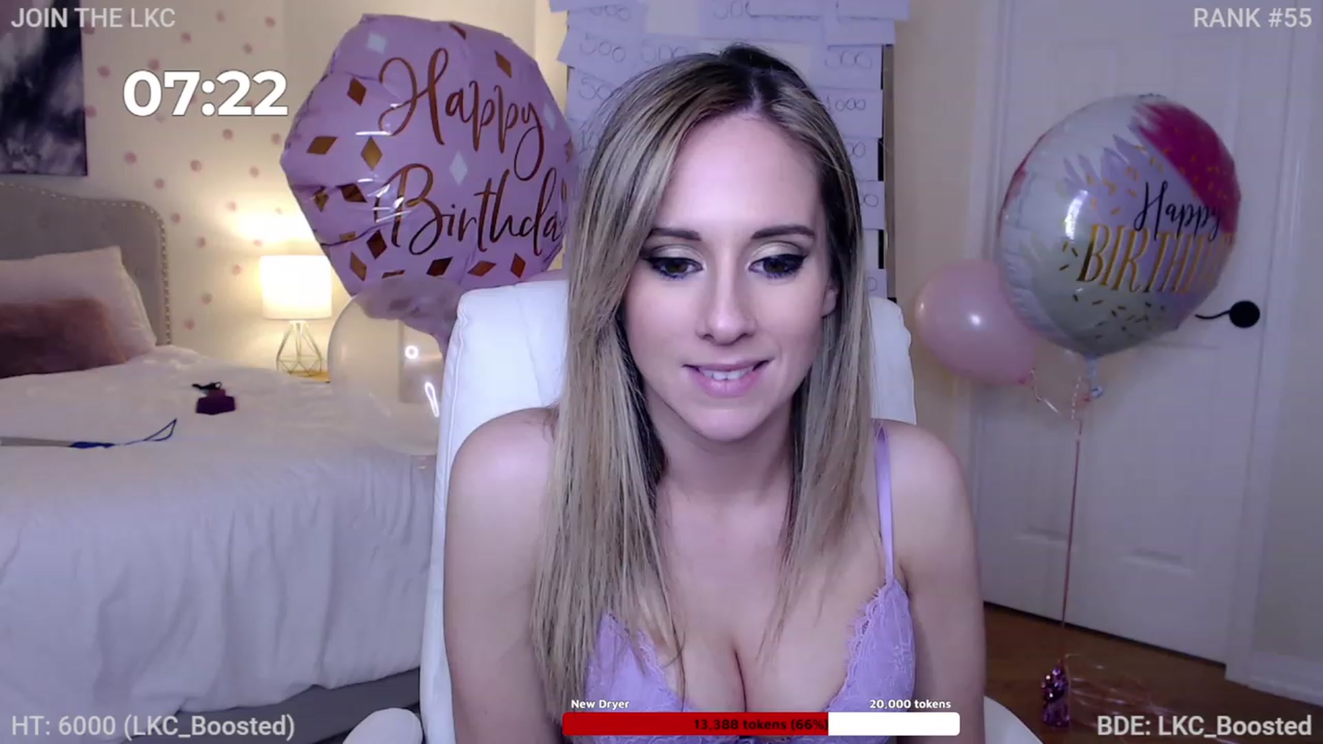 Gallery image thumbnail from Queen_of_LKC's myfreecams stream on, 11/19/2022, 05:04 image 18 of 20