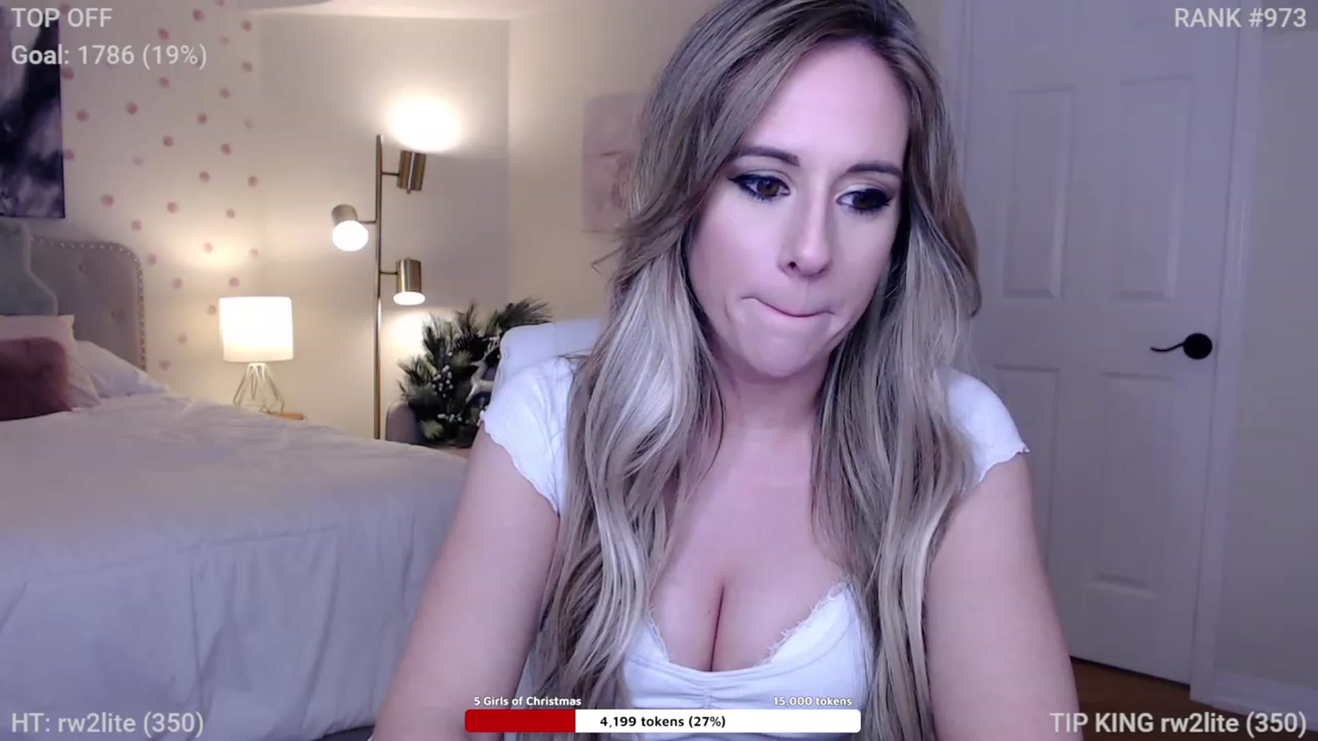 Gallery image thumbnail from Queen_of_LKC's myfreecams stream on, 12/03/2022, 02:44 image 6 of 20