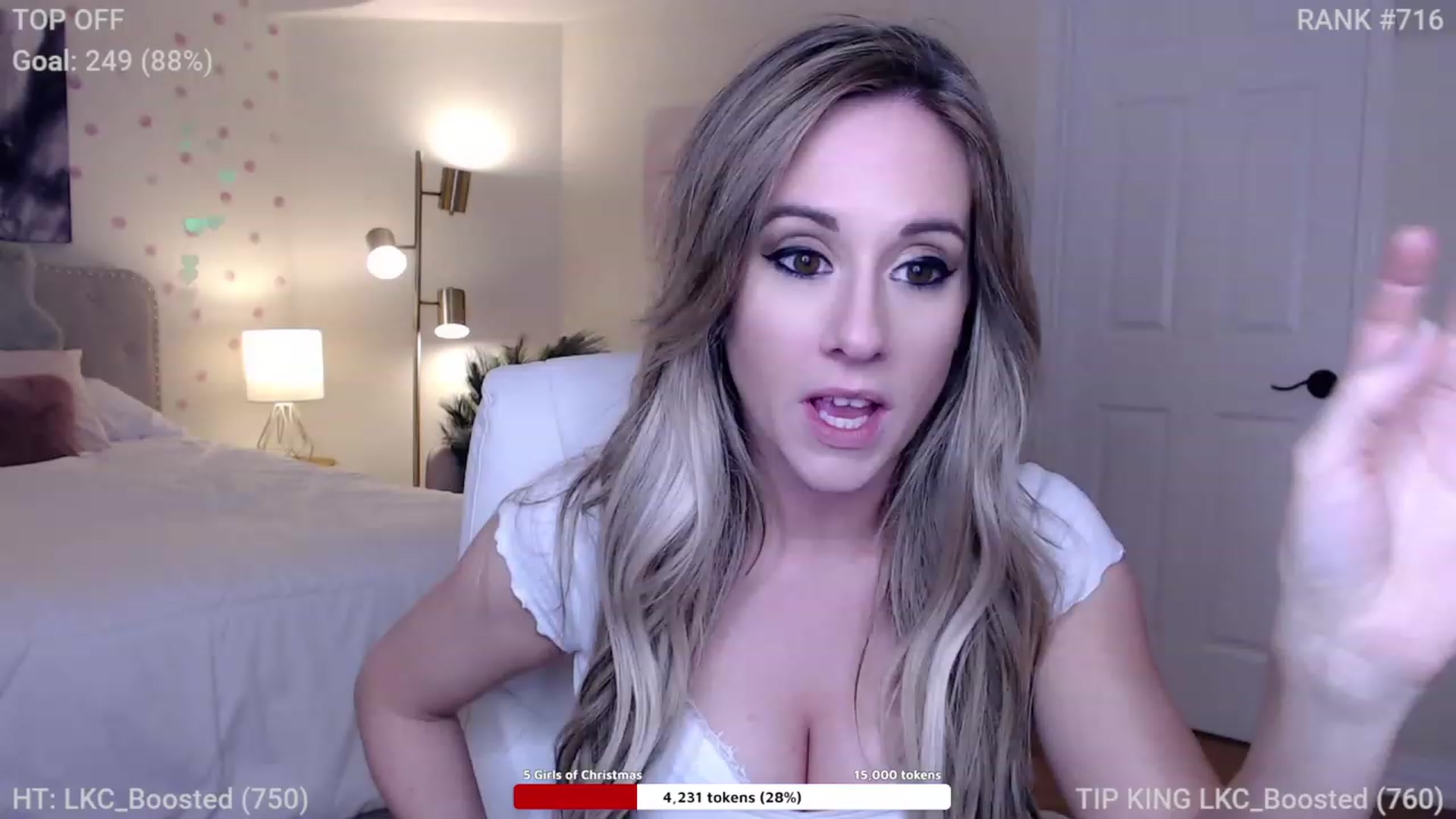 Gallery image thumbnail from Queen_of_LKC's myfreecams stream on, 12/03/2022, 02:44 image 14 of 20