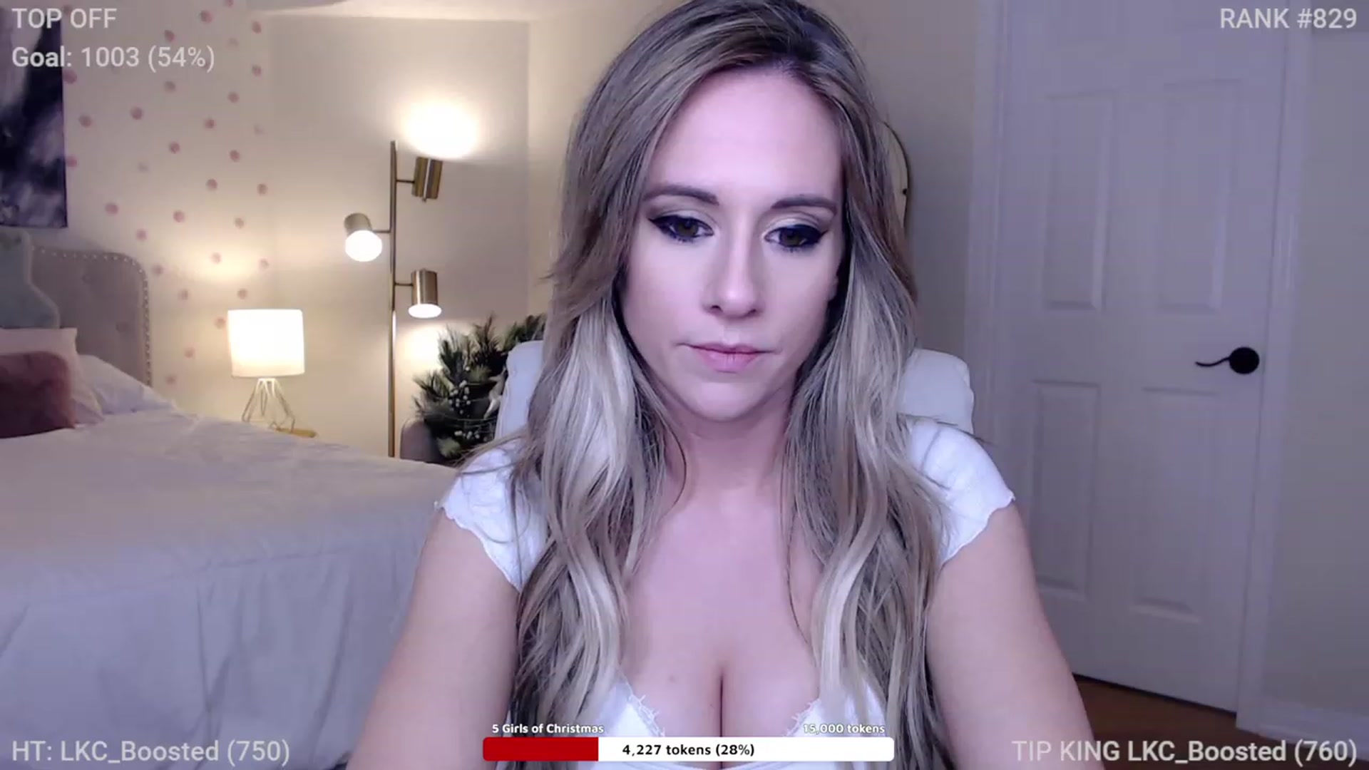 Gallery image thumbnail from Queen_of_LKC's myfreecams stream on, 12/03/2022, 02:44 image 12 of 20