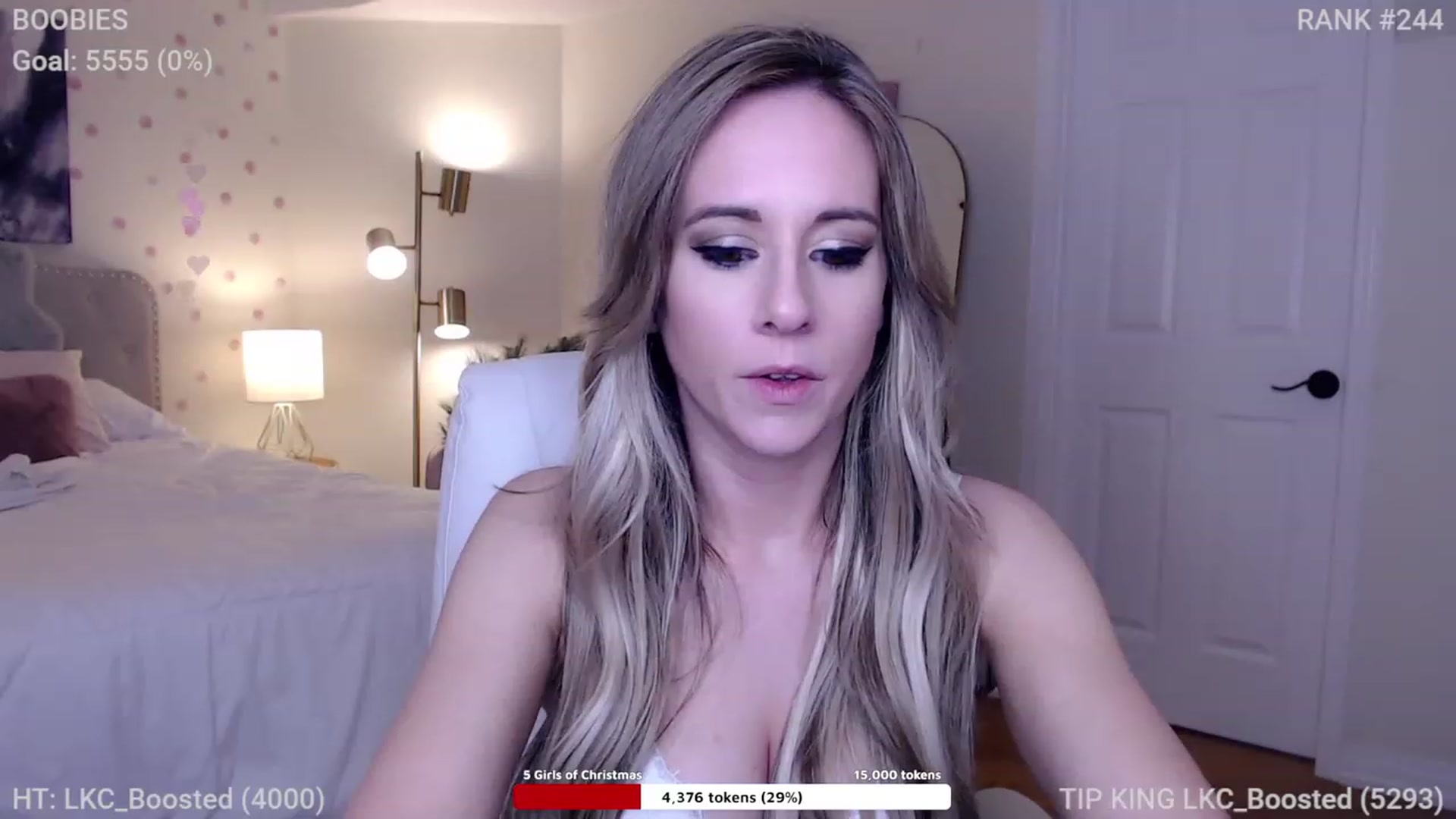Gallery image thumbnail from Queen_of_LKC's myfreecams stream on, 12/03/2022, 03:12 image 12 of 20