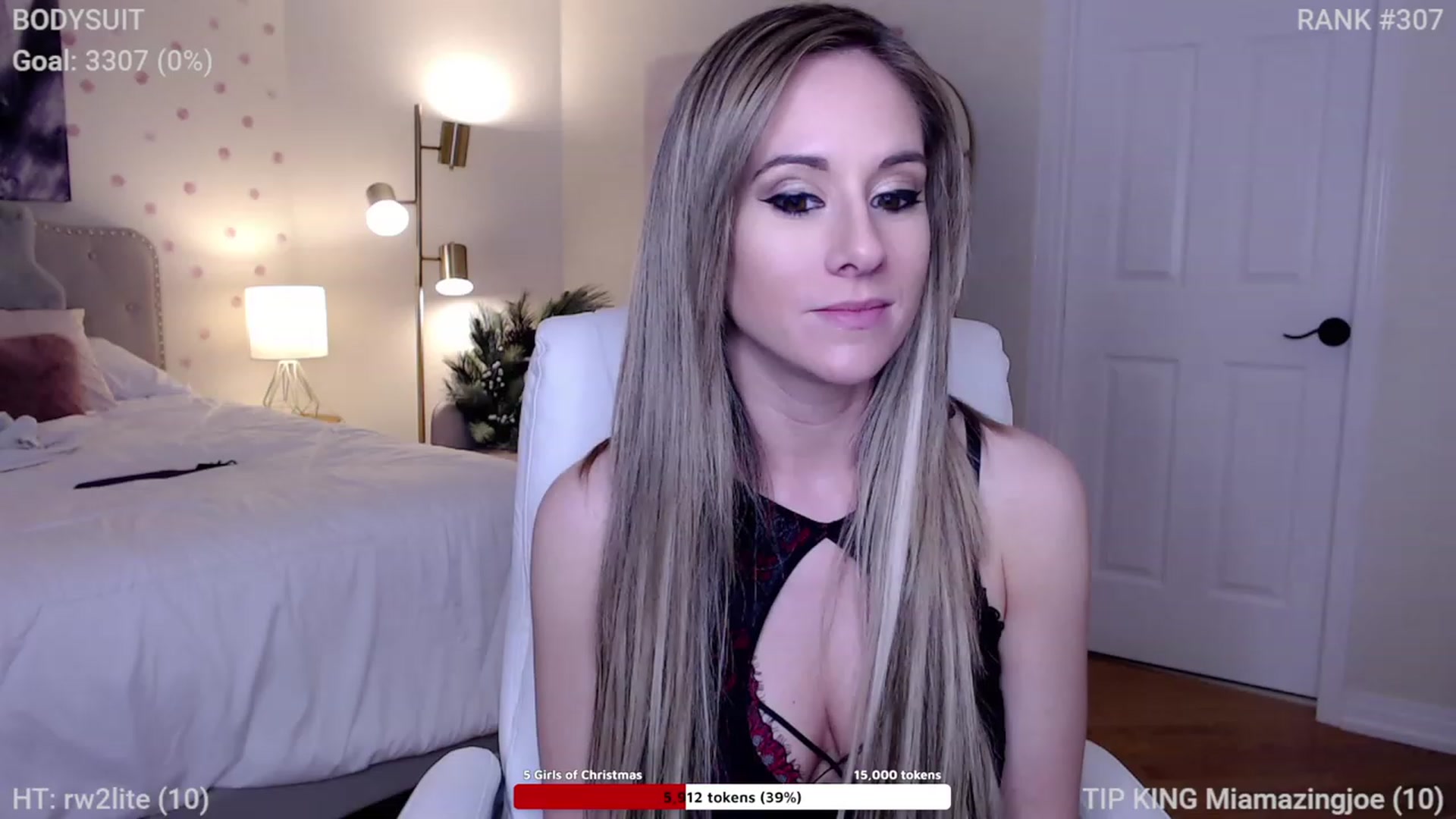 Gallery image thumbnail from Queen_of_LKC's myfreecams stream on, 12/04/2022, 03:30 image 1 of 20