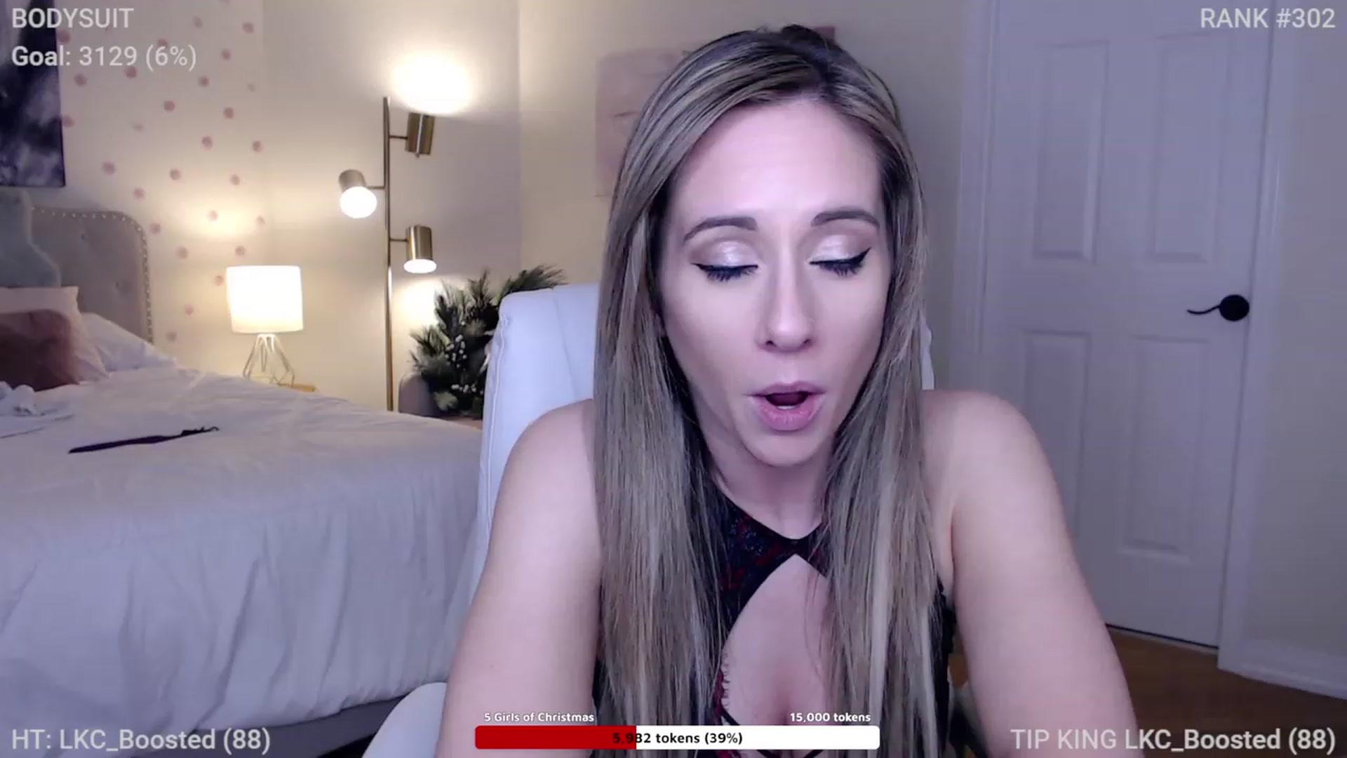Gallery image thumbnail from Queen_of_LKC's myfreecams stream on, 12/04/2022, 03:30 image 3 of 20