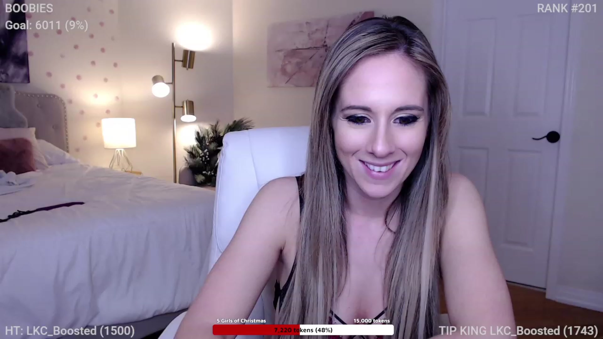 Gallery image thumbnail from Queen_of_LKC's myfreecams stream on, 12/04/2022, 03:30 image 12 of 20
