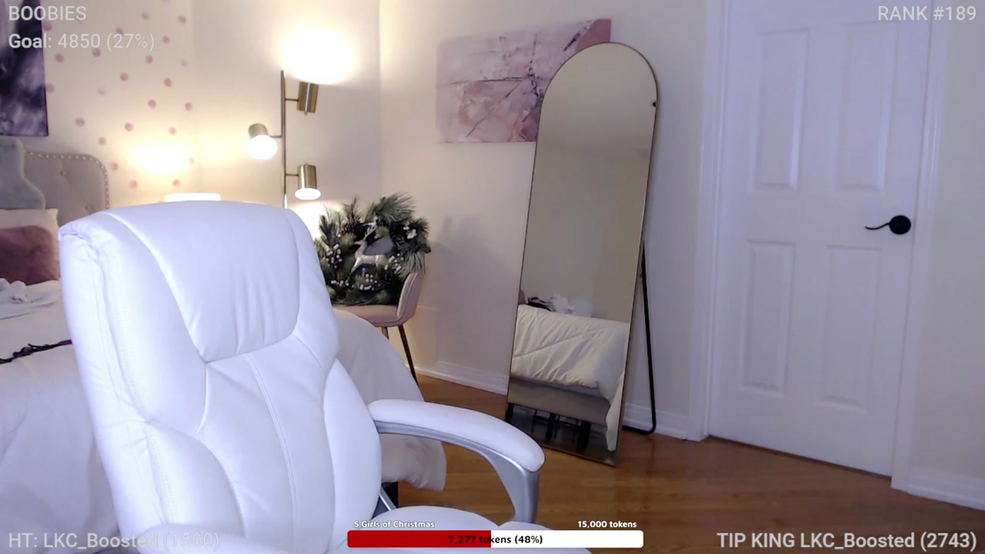 Gallery image thumbnail from Queen_of_LKC's myfreecams stream on, 12/04/2022, 03:30 image 15 of 20