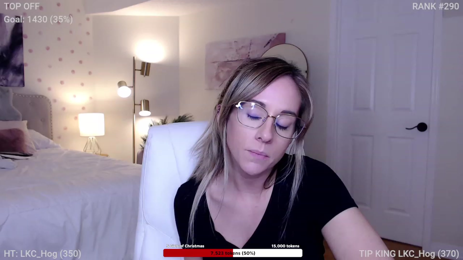Gallery image thumbnail from Queen_of_LKC's myfreecams stream on, 12/06/2022, 04:00 image 20 of 20