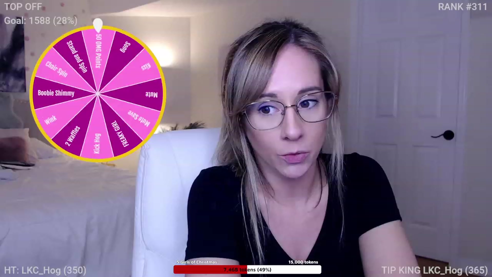 Gallery image thumbnail from Queen_of_LKC's myfreecams stream on, 12/06/2022, 04:00 image 8 of 20