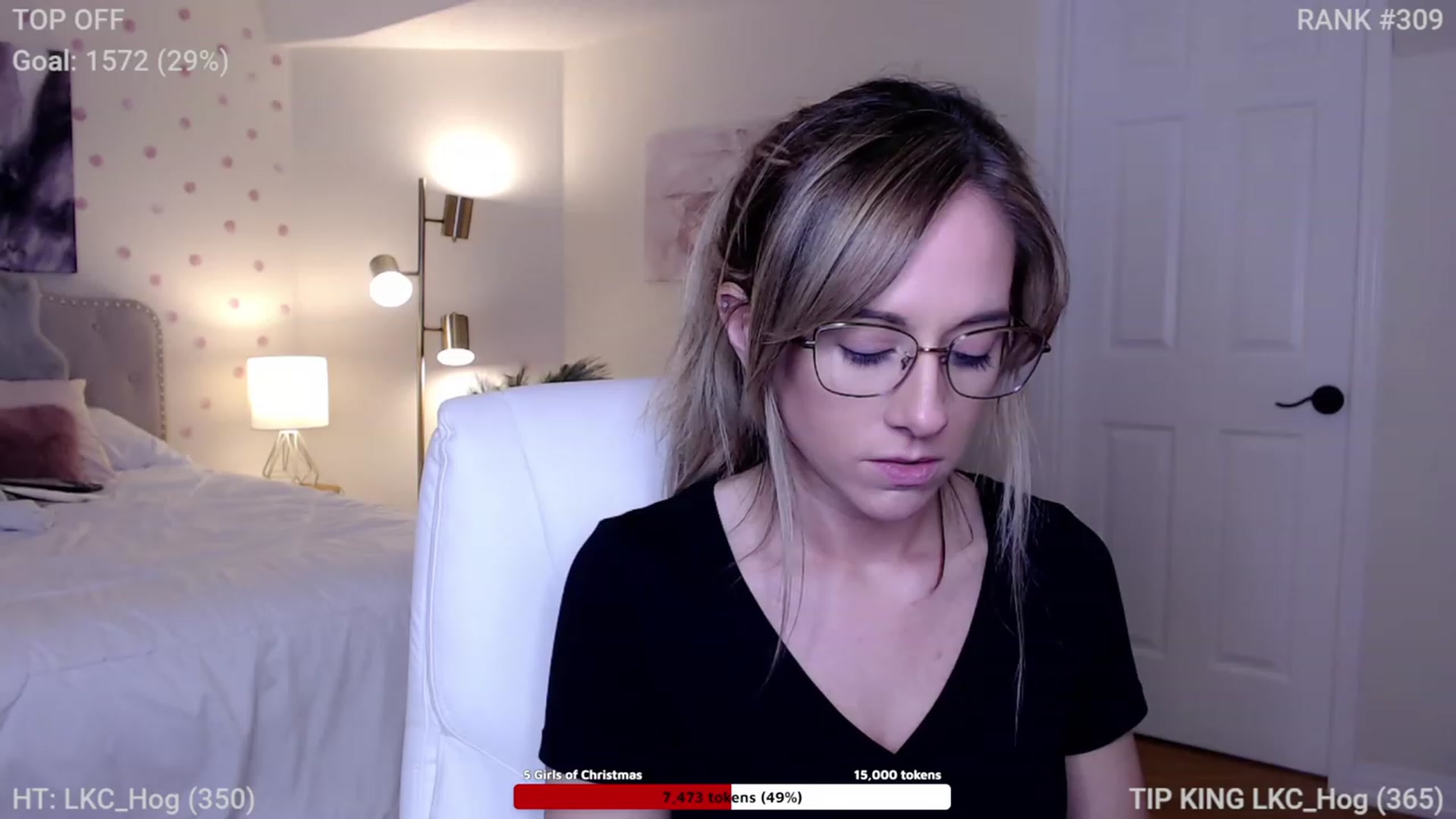 Gallery image thumbnail from Queen_of_LKC's myfreecams stream on, 12/06/2022, 04:00 image 9 of 20