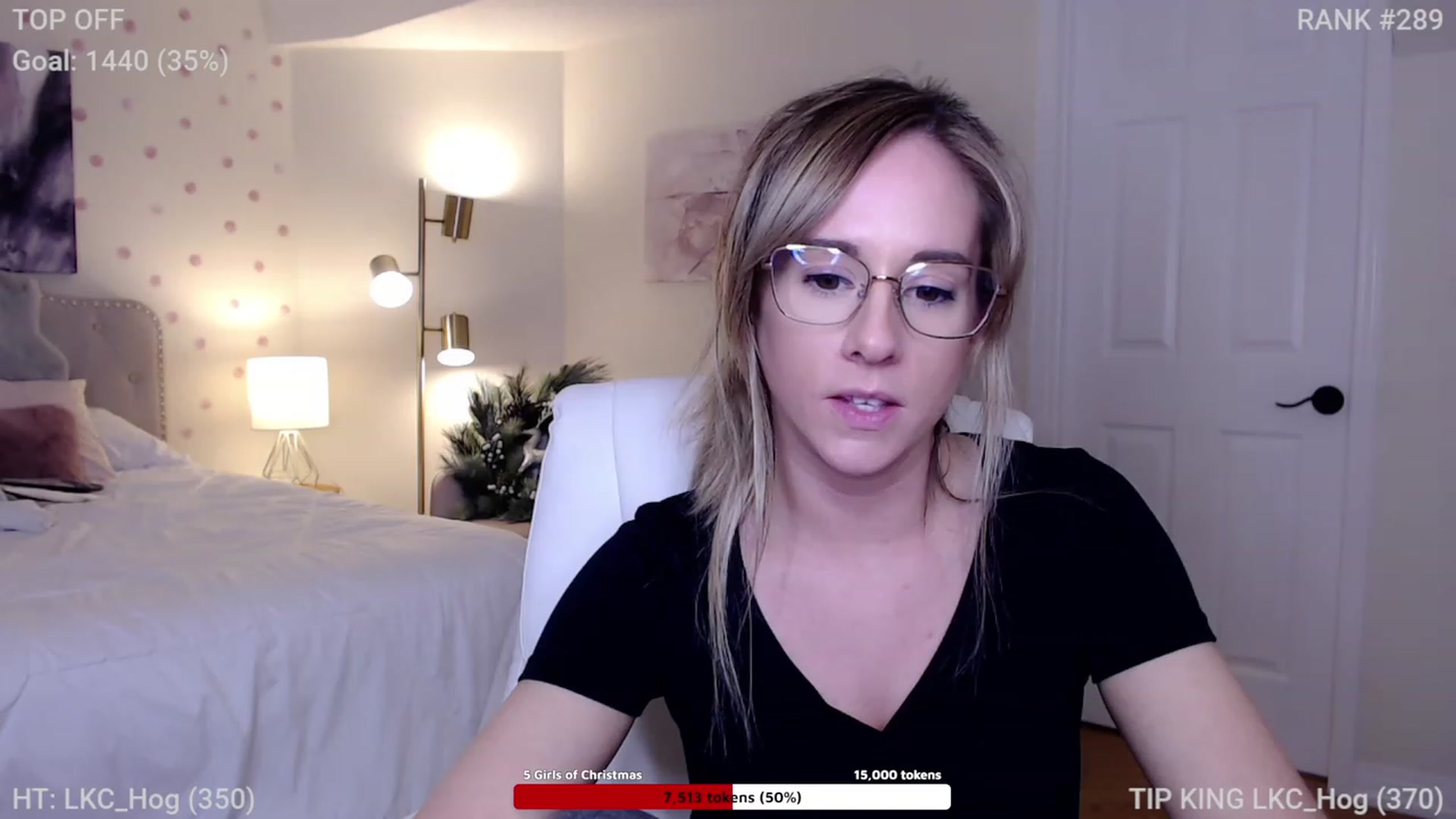 Gallery image thumbnail from Queen_of_LKC's myfreecams stream on, 12/06/2022, 04:00 image 18 of 20