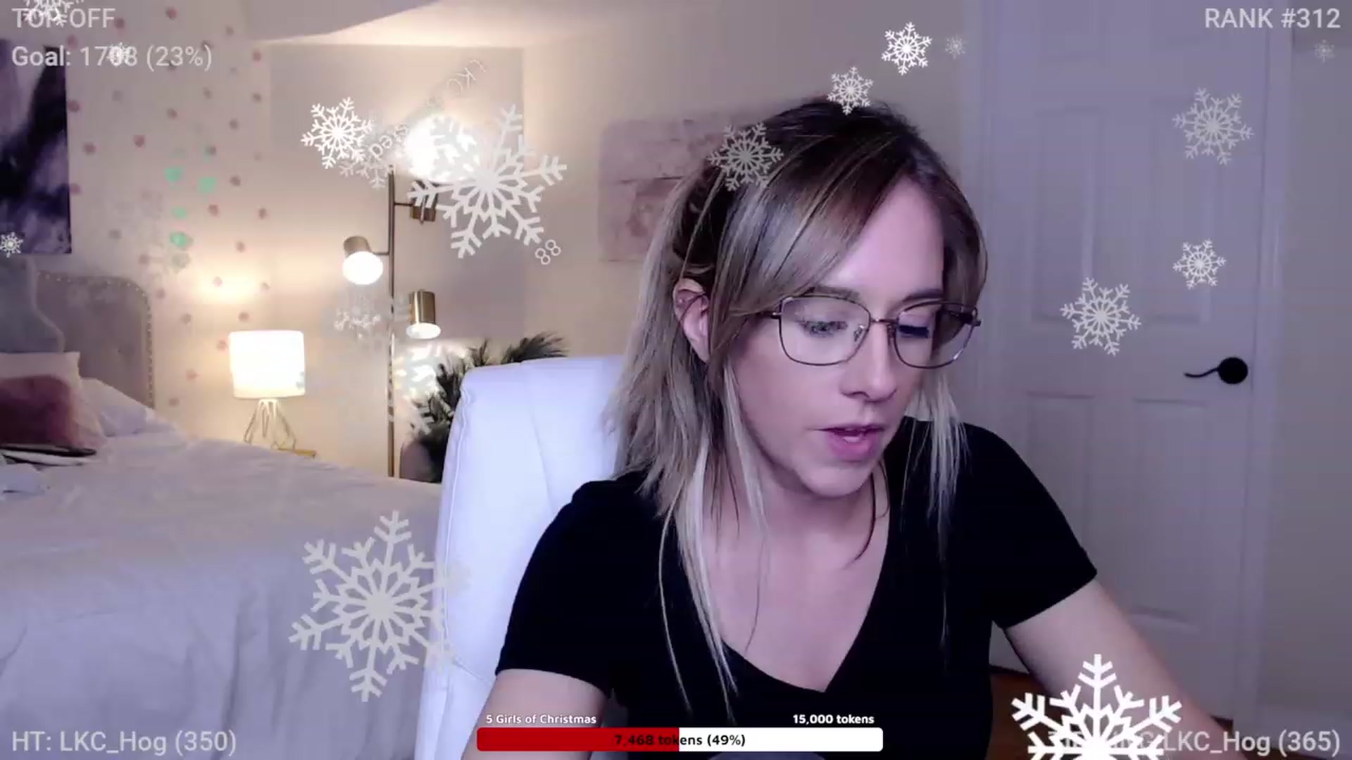 Gallery image thumbnail from Queen_of_LKC's myfreecams stream on, 12/06/2022, 04:00 image 6 of 20
