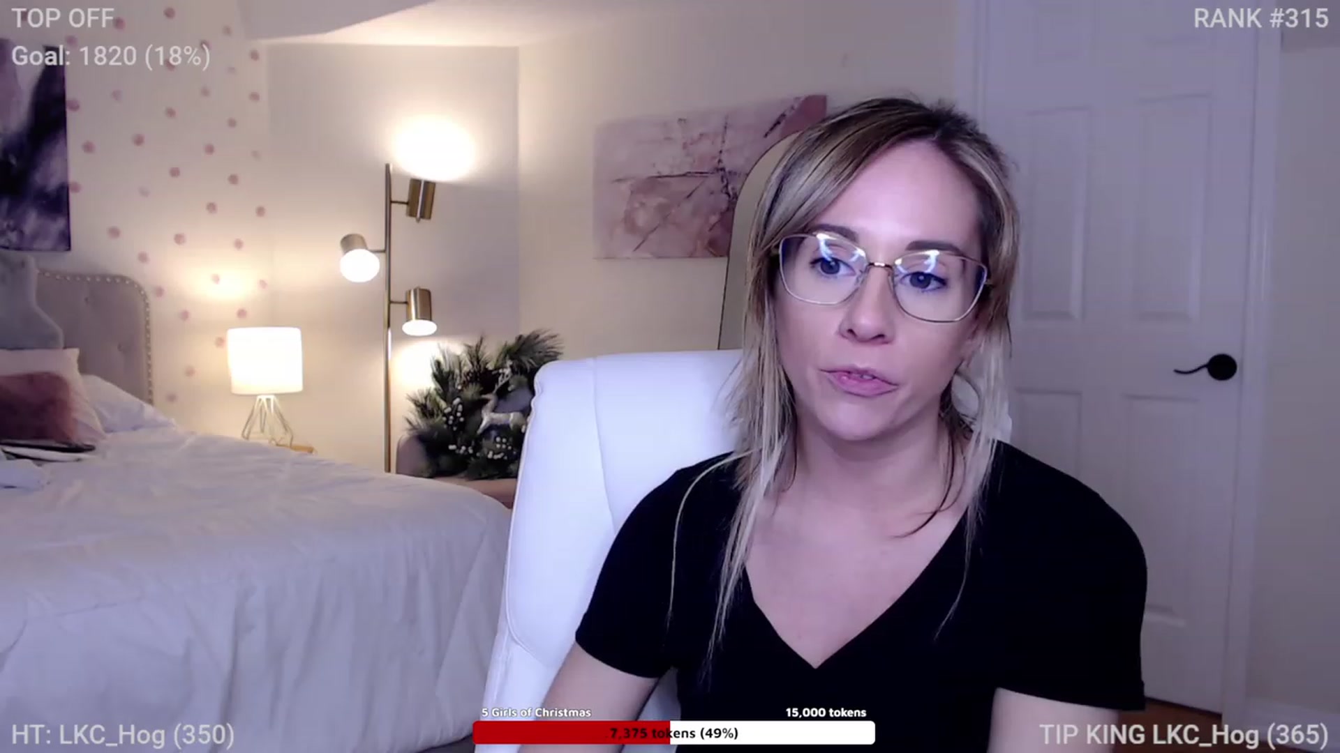 Gallery image thumbnail from Queen_of_LKC's myfreecams stream on, 12/06/2022, 04:00 image 4 of 20