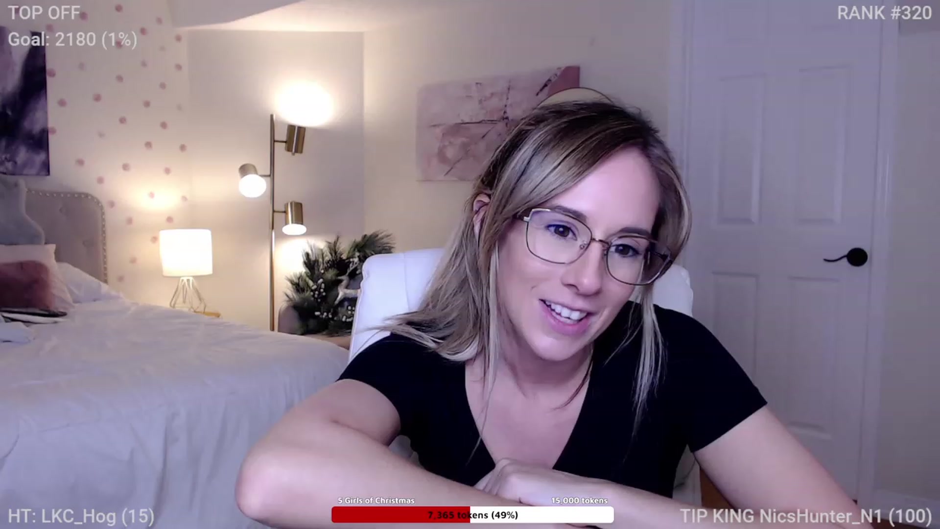 Gallery image thumbnail from Queen_of_LKC's myfreecams stream on, 12/06/2022, 04:00 image 1 of 20