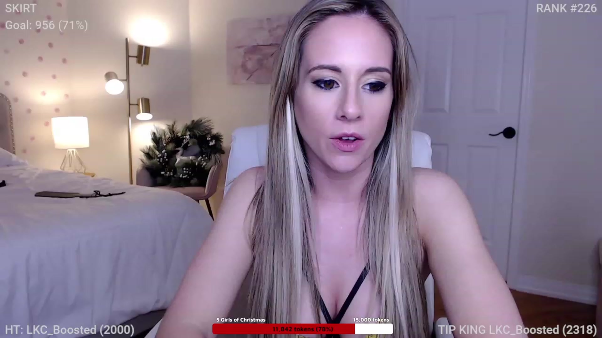Gallery image thumbnail from Queen_of_LKC's myfreecams stream on, 12/10/2022, 05:51 image 9 of 20
