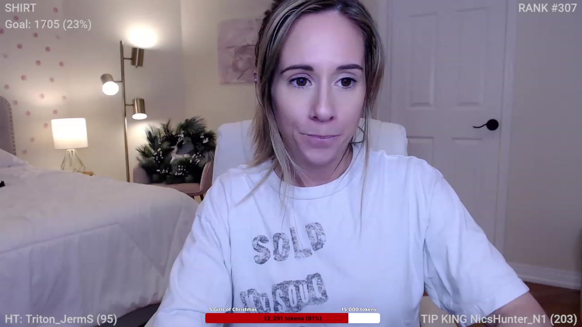Gallery image thumbnail from Queen_of_LKC's myfreecams stream on, 12/13/2022, 03:21 image 6 of 20