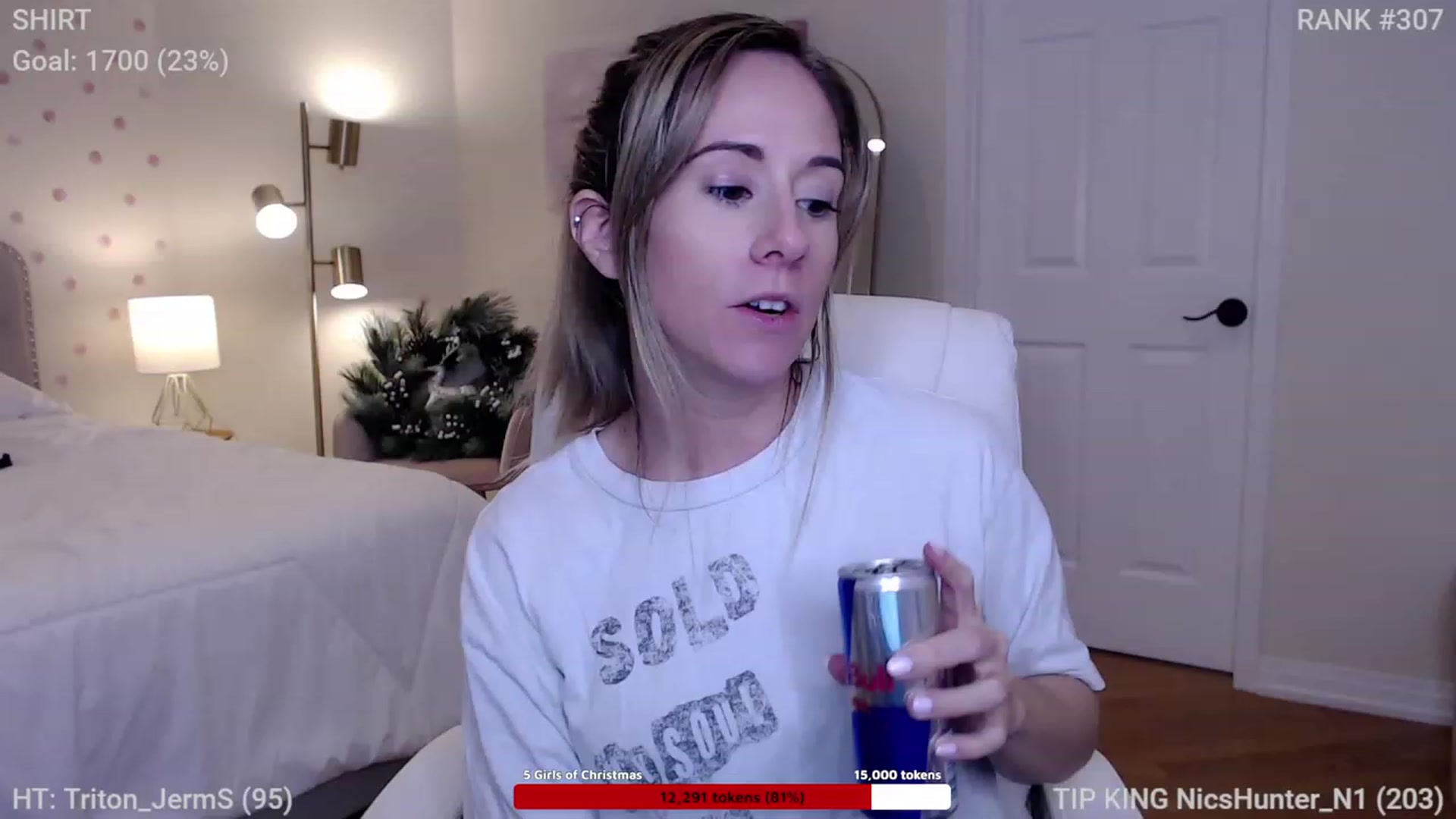 Gallery image thumbnail from Queen_of_LKC's myfreecams stream on, 12/13/2022, 03:21 image 7 of 20