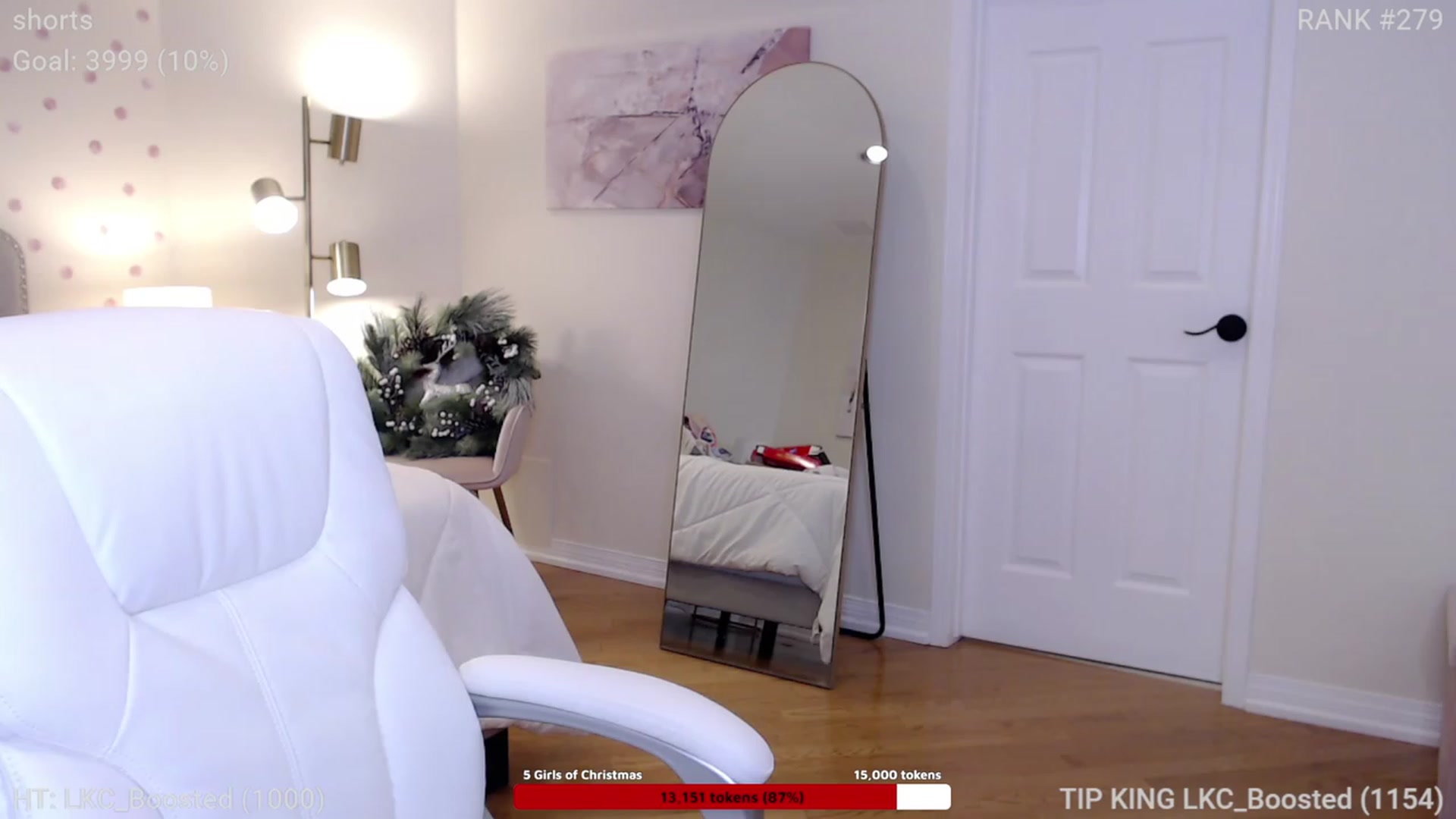 Gallery image thumbnail from Queen_of_LKC's myfreecams stream on, 12/13/2022, 03:21 image 16 of 20