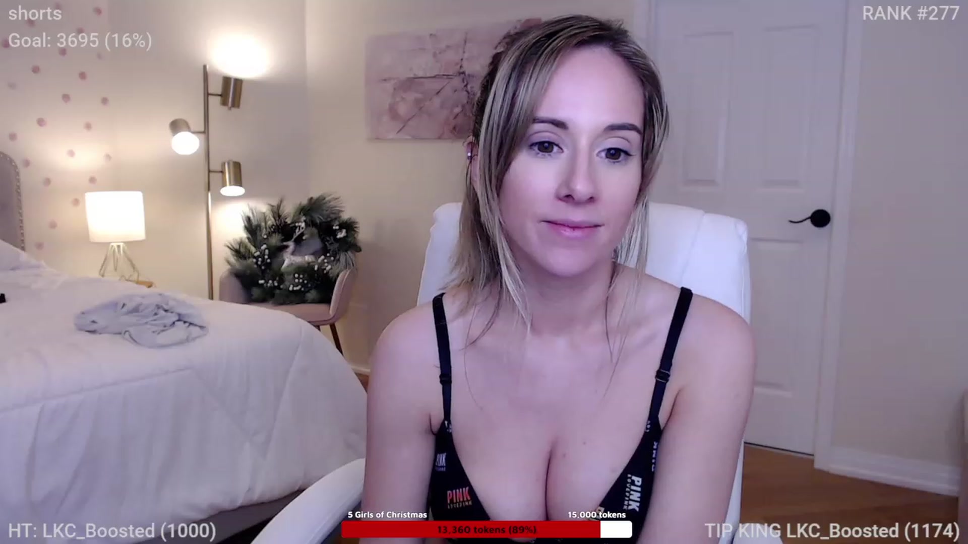 Gallery image thumbnail from Queen_of_LKC's myfreecams stream on, 12/13/2022, 04:05 image 10 of 20