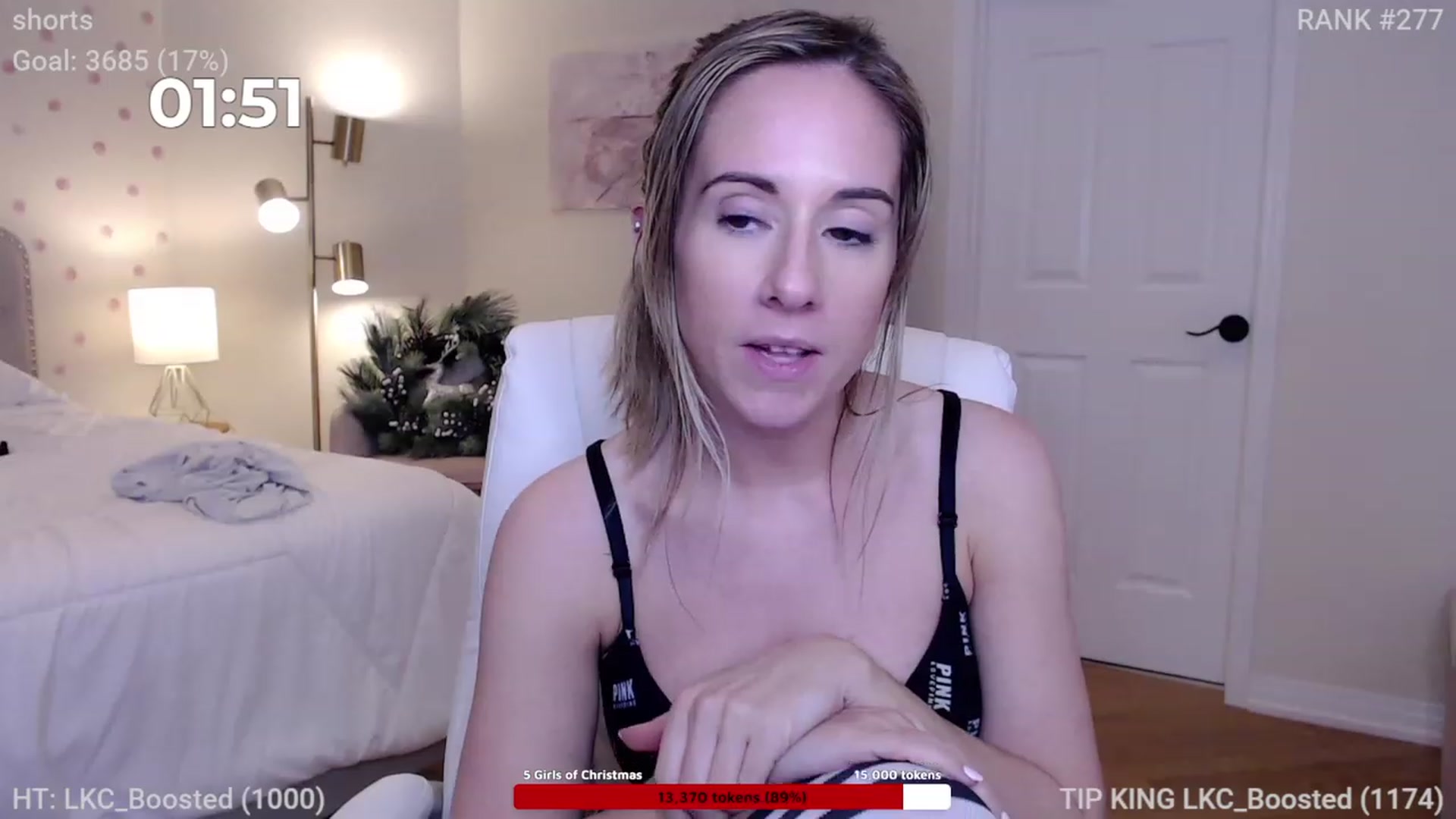 Gallery image thumbnail from Queen_of_LKC's myfreecams stream on, 12/13/2022, 04:05 image 15 of 20
