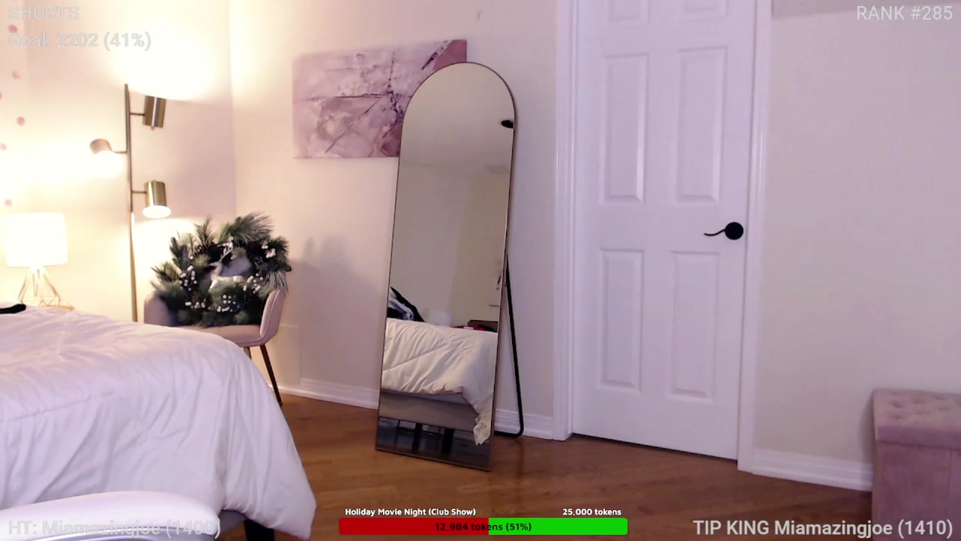 Gallery image thumbnail from Queen_of_LKC's myfreecams stream on, 12/15/2022, 04:37 image 15 of 20