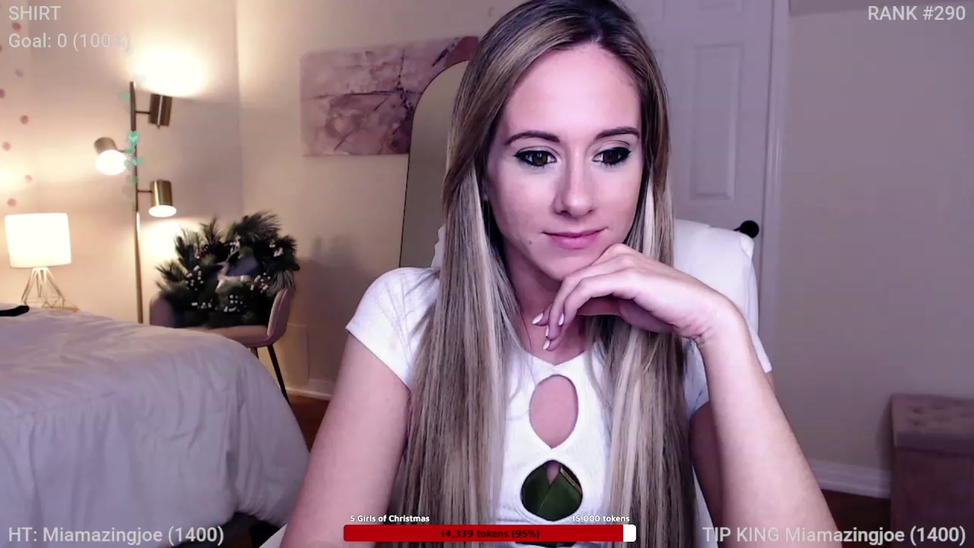 Gallery image thumbnail from Queen_of_LKC's myfreecams stream on, 12/15/2022, 04:37 image 1 of 20