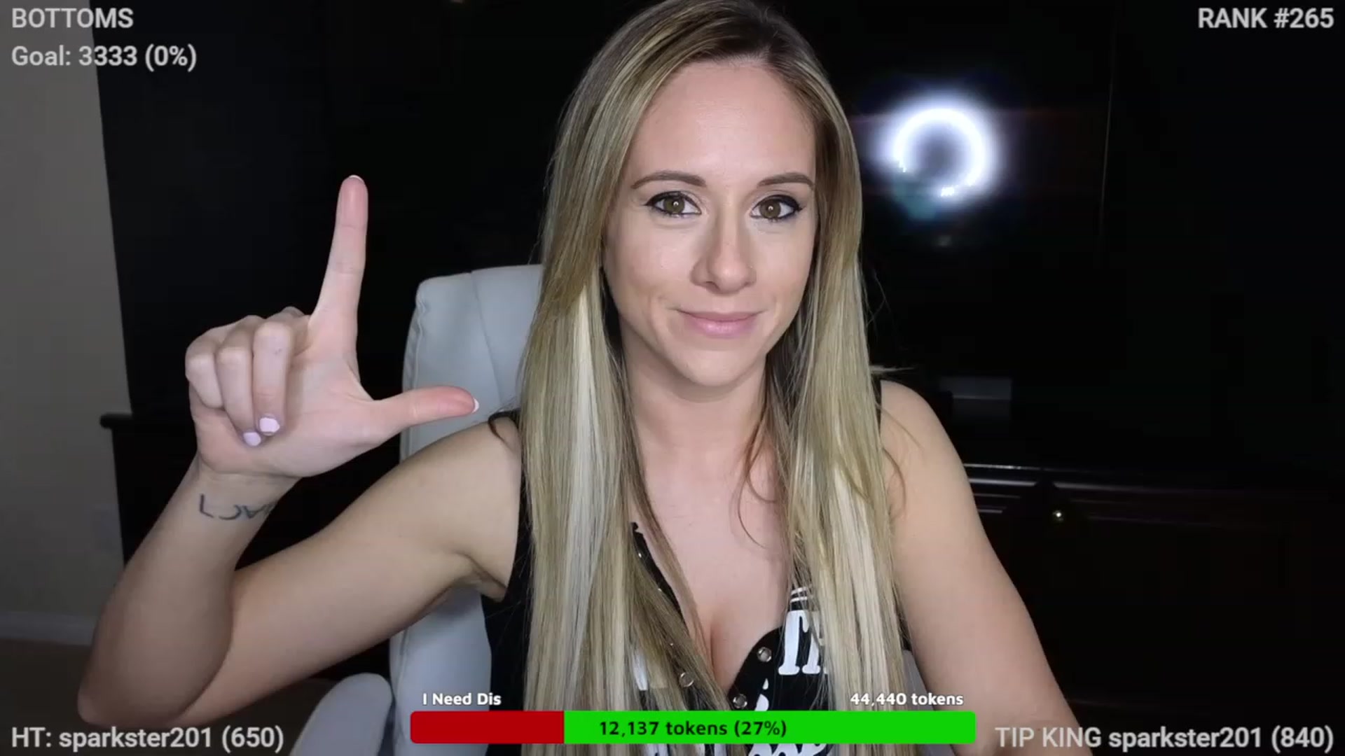 Gallery image thumbnail from Queen_of_LKC's myfreecams stream on, 12/24/2022, 03:32 image 20 of 20