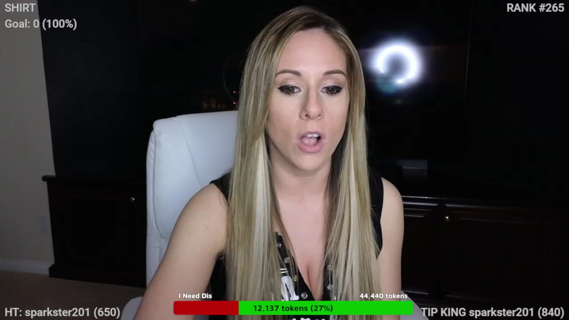 Gallery image thumbnail from Queen_of_LKC's myfreecams stream on, 12/24/2022, 03:32 image 18 of 20