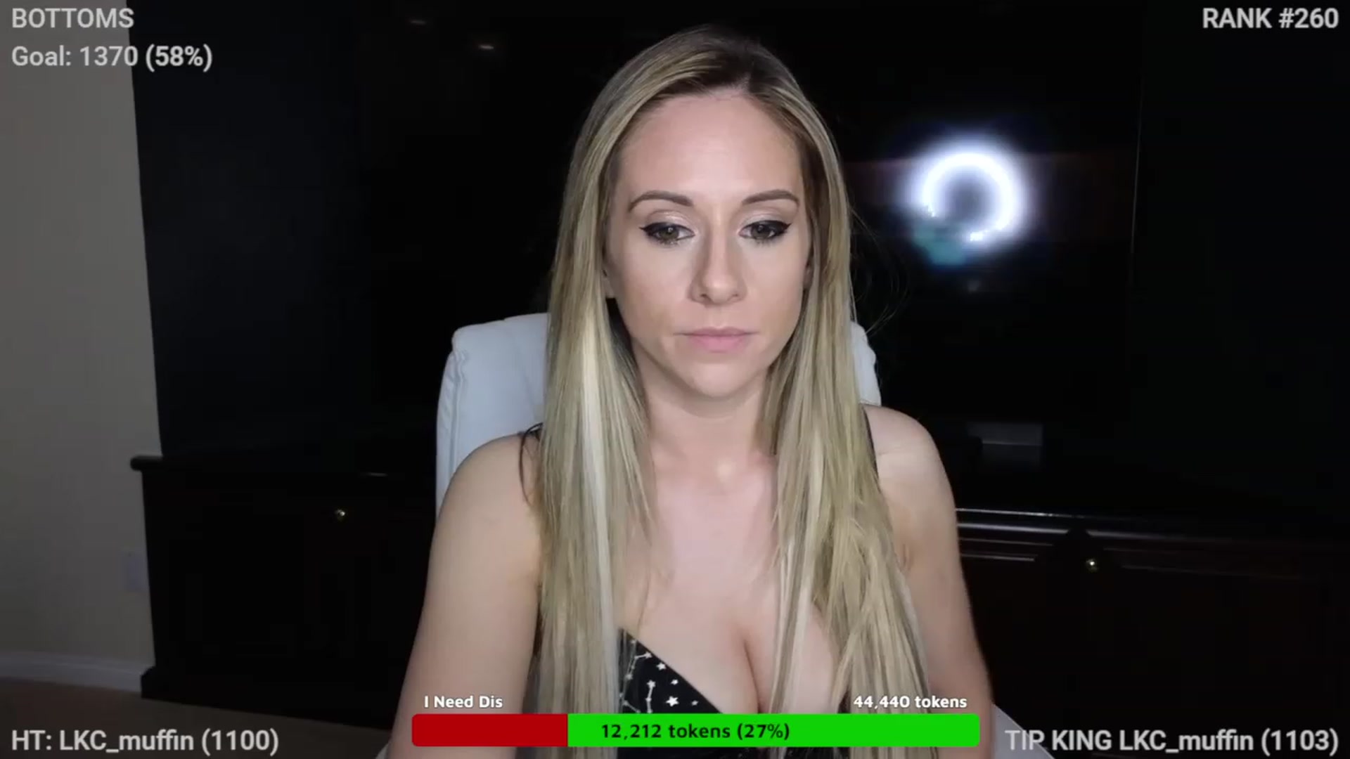Gallery image thumbnail from Queen_of_LKC's myfreecams stream on, 12/24/2022, 04:17 image 8 of 20
