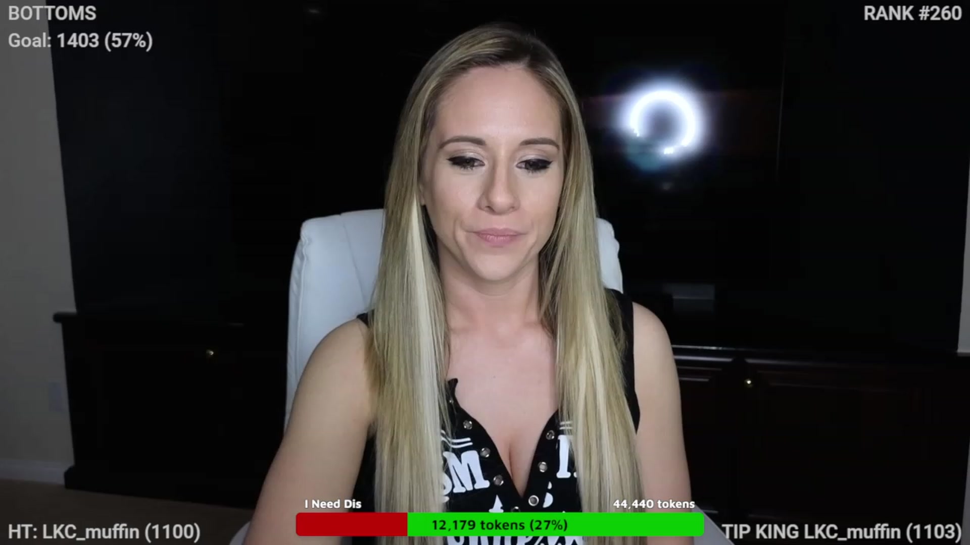Gallery image thumbnail from Queen_of_LKC's myfreecams stream on, 12/24/2022, 04:17 image 6 of 20