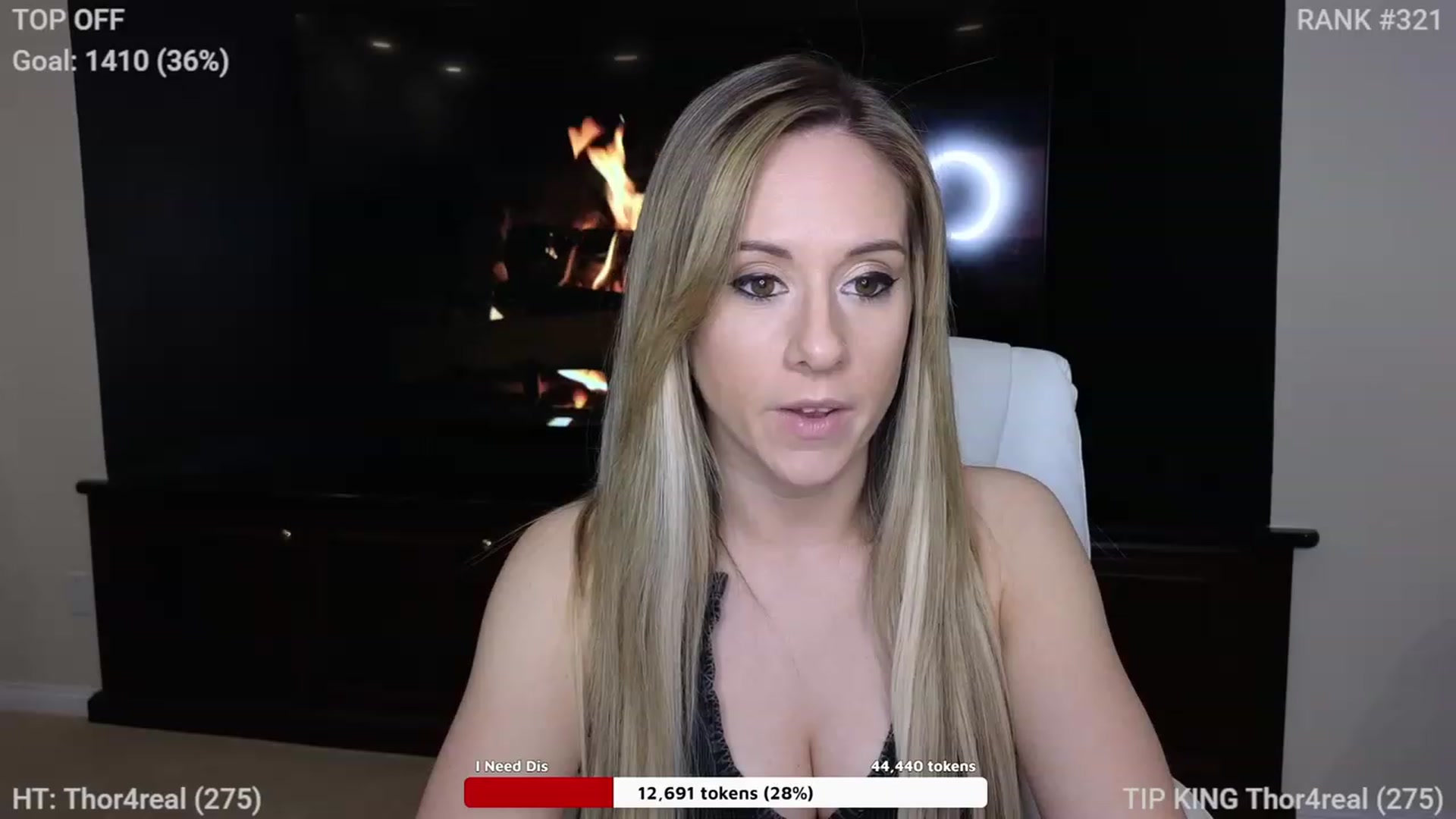 Gallery image thumbnail from Queen_of_LKC's myfreecams stream on, 12/28/2022, 04:04 image 7 of 20