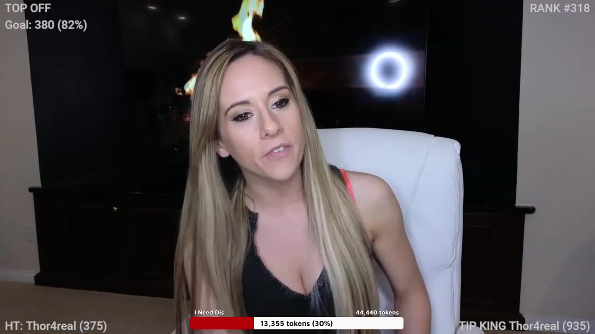 Gallery image thumbnail from Queen_of_LKC's myfreecams stream on, 12/28/2022, 04:04 image 18 of 20