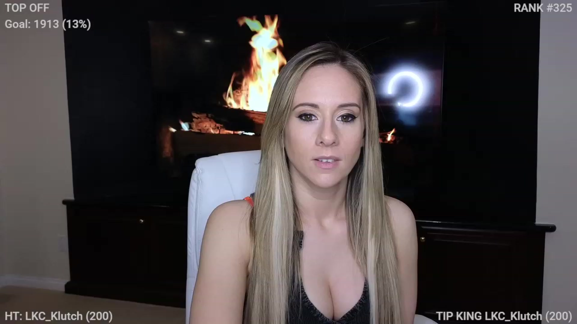 Gallery image thumbnail from Queen_of_LKC's myfreecams stream on, 12/28/2022, 04:04 image 2 of 20